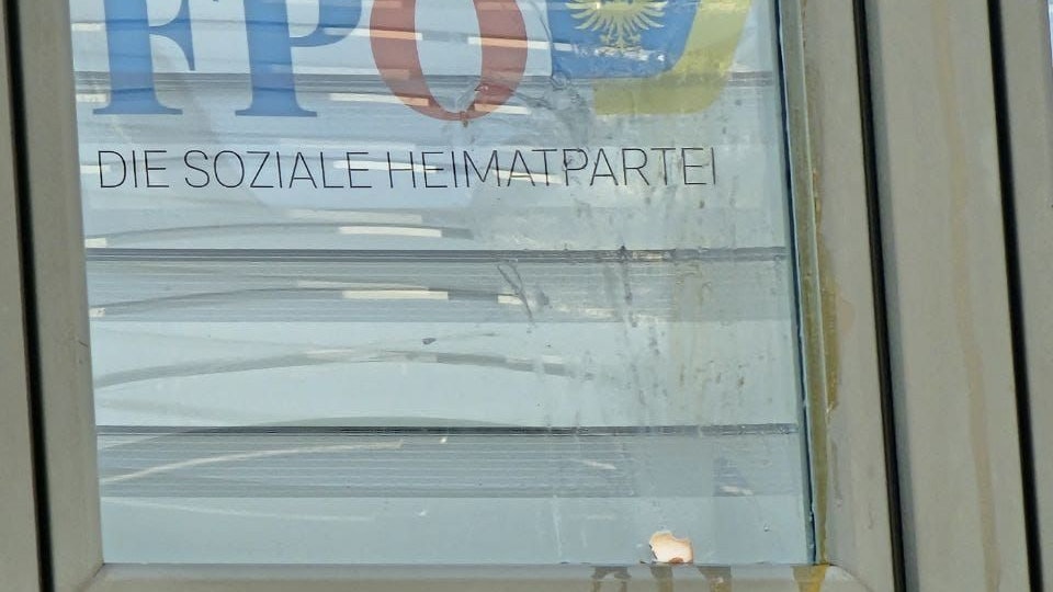Heute.at - Widerwärtig – Ei-Angriff auf FPÖ-Parteizentrale