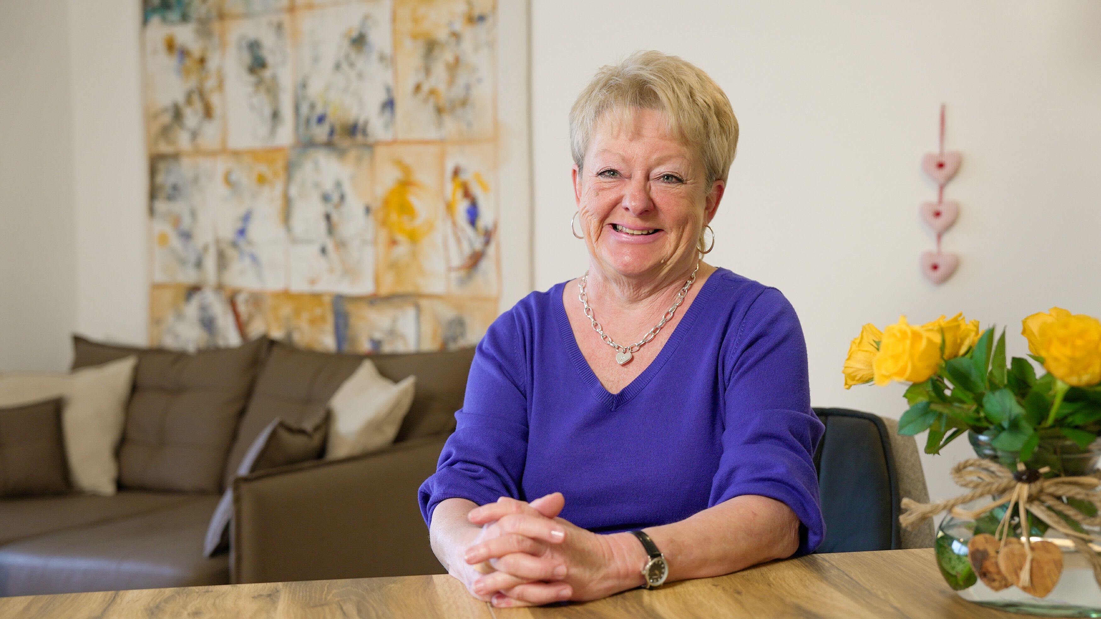 Elisabeth, 68, Versicherungskauffrau i.R. aus der Steiermark, hofft, sich noch einmal Hals über Kopf zu verlieben.