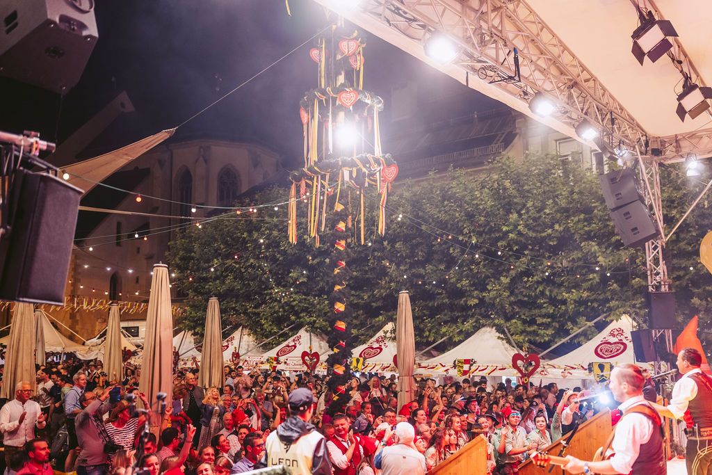 Besucher des Villacher Kirchtags sollen die Messer zu Hause lassen. (Archivbild)