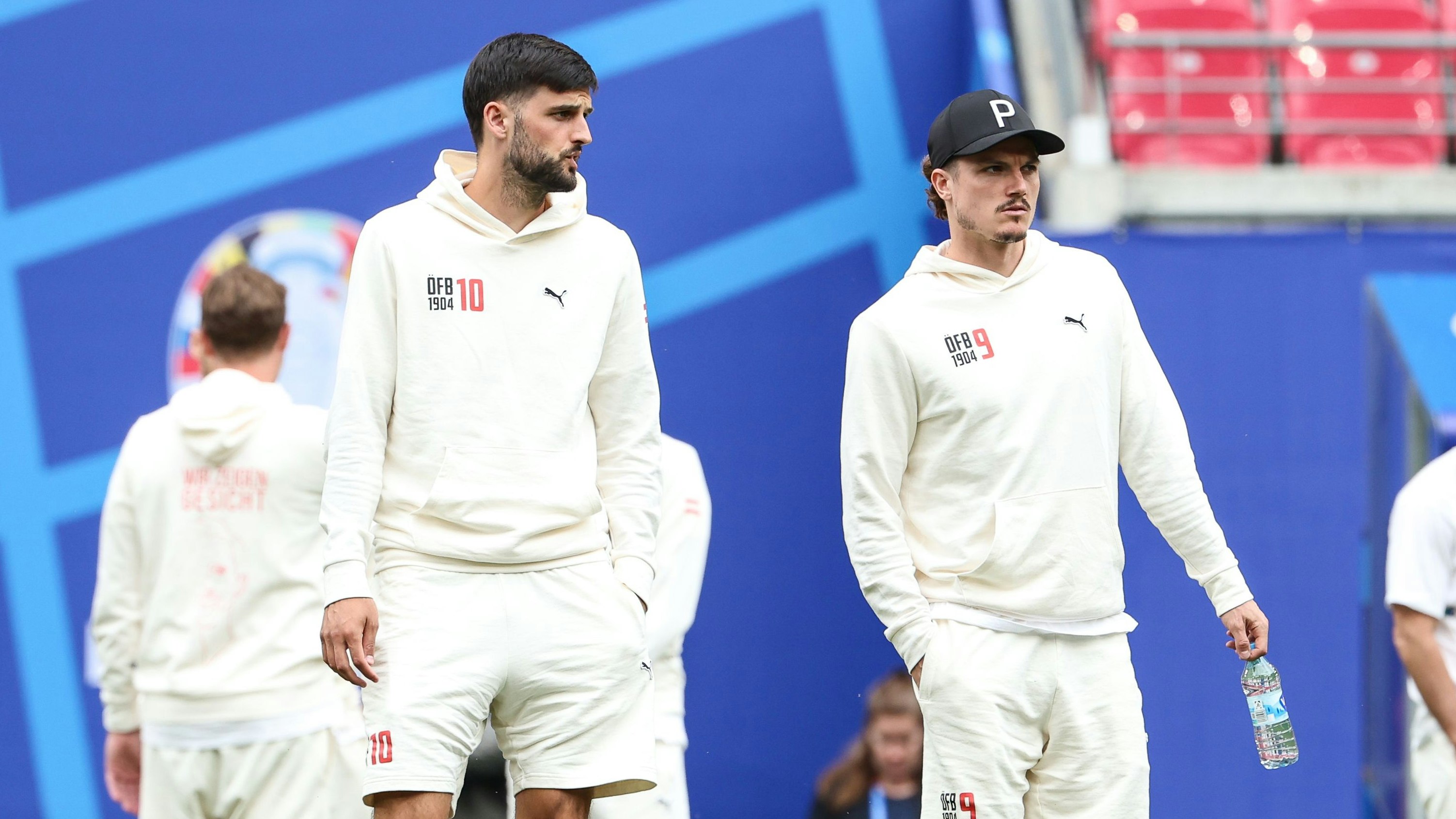 LEIPZIG,GERMANY,01.JUL.24 - SOCCER -  UEFA EURO 2024, round of 16, Austria vs Turkey, preview, pitch walk Team AUT. Image shows Florian Grillitsch and Marcel Sabitzer (AUT). Photo: GEPA pictures/ Armin Rauthner