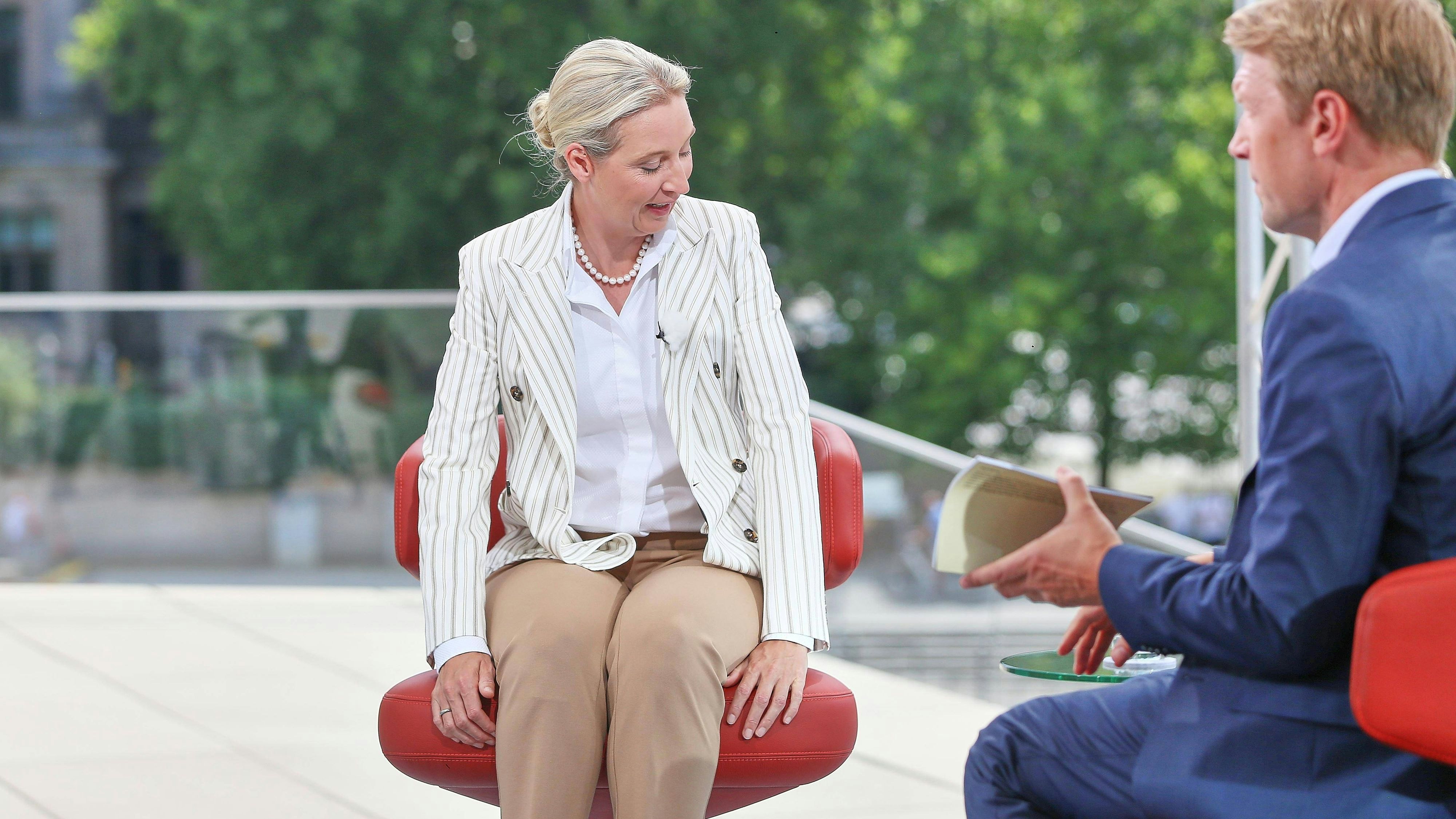 Heute.at - Moderator verrät: Darum wurde Weidel-Talk fortgesetzt