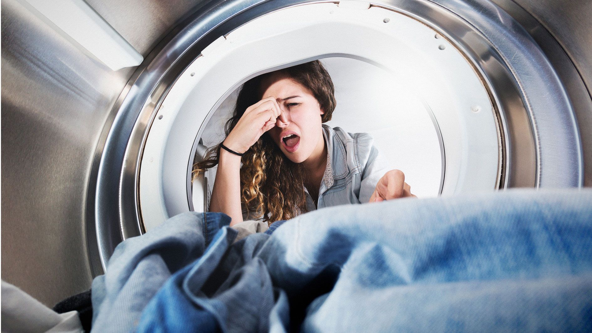 Bakterien, Schimmel, Pilze und Kalk können sich in deiner Waschmaschine verstecken.