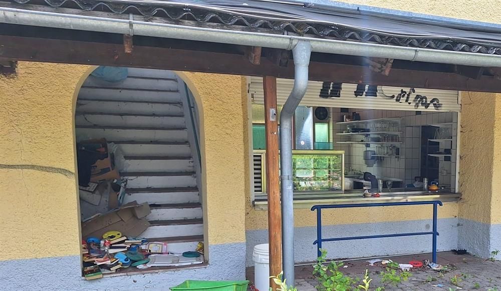 Graffiti und Müllberge verunreinigen das Mandlgupfbad in Pöggstall.