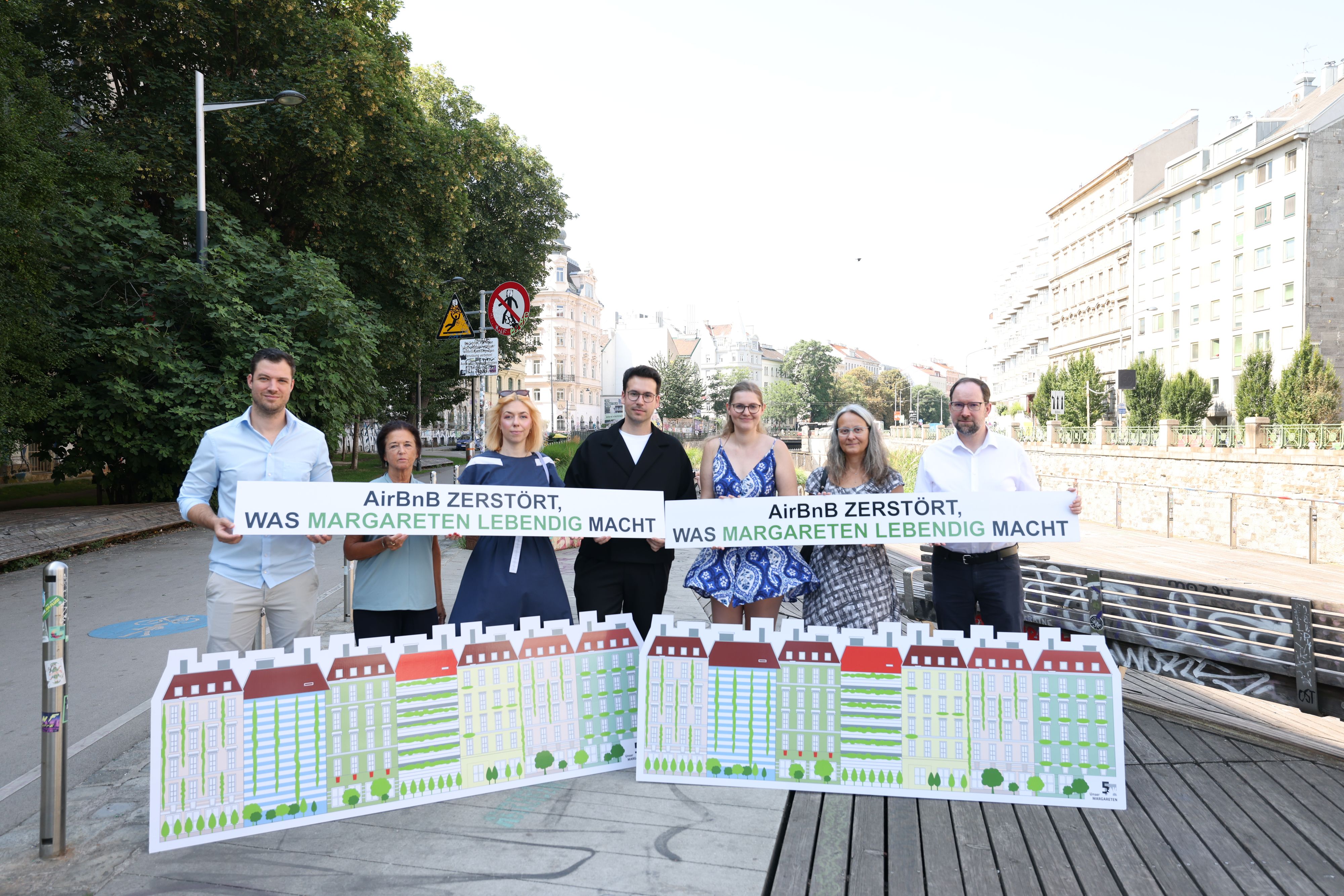 (v.l.) Andreas Schön (FPÖ), Claudia Krieglsteiner (KPÖ), Julia Fritz (Grüne), Bezirksvorsteher Michael Luxenberger (Grüne), Sarah Mayer (Neos) Petra Tierscherl (Grüne), Wolfgang Mitis (SPÖ).