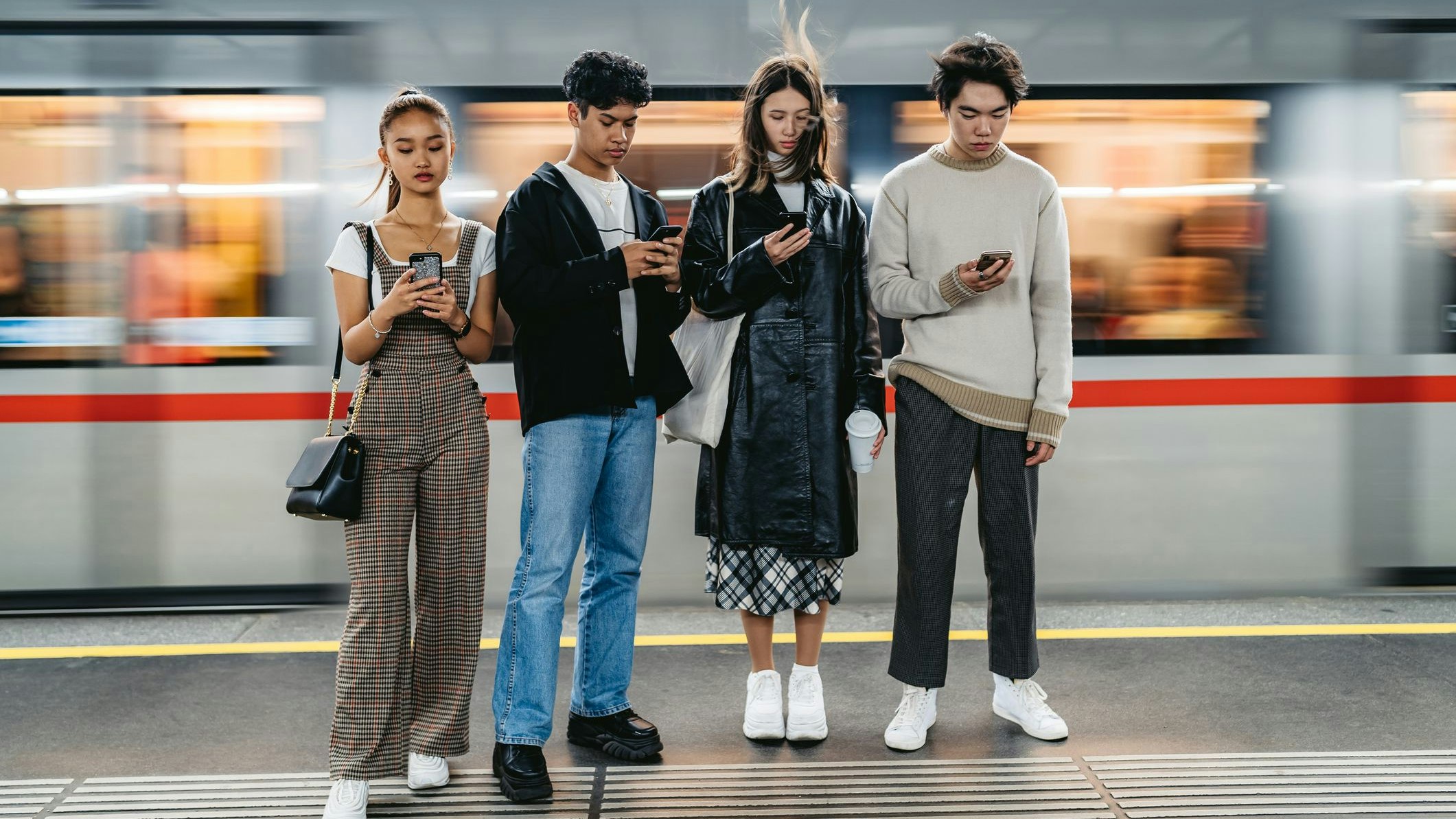 Lieber mit dem Bot als miteinander: Jugendliche legen das Flirten in die Hände von KI.