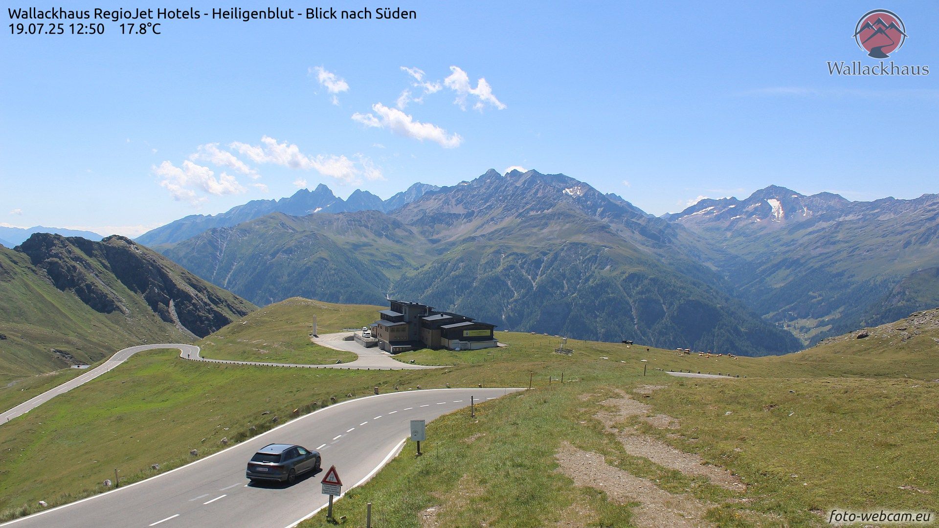 Blick auf das Wallackhaus bei Heiligenblut. 