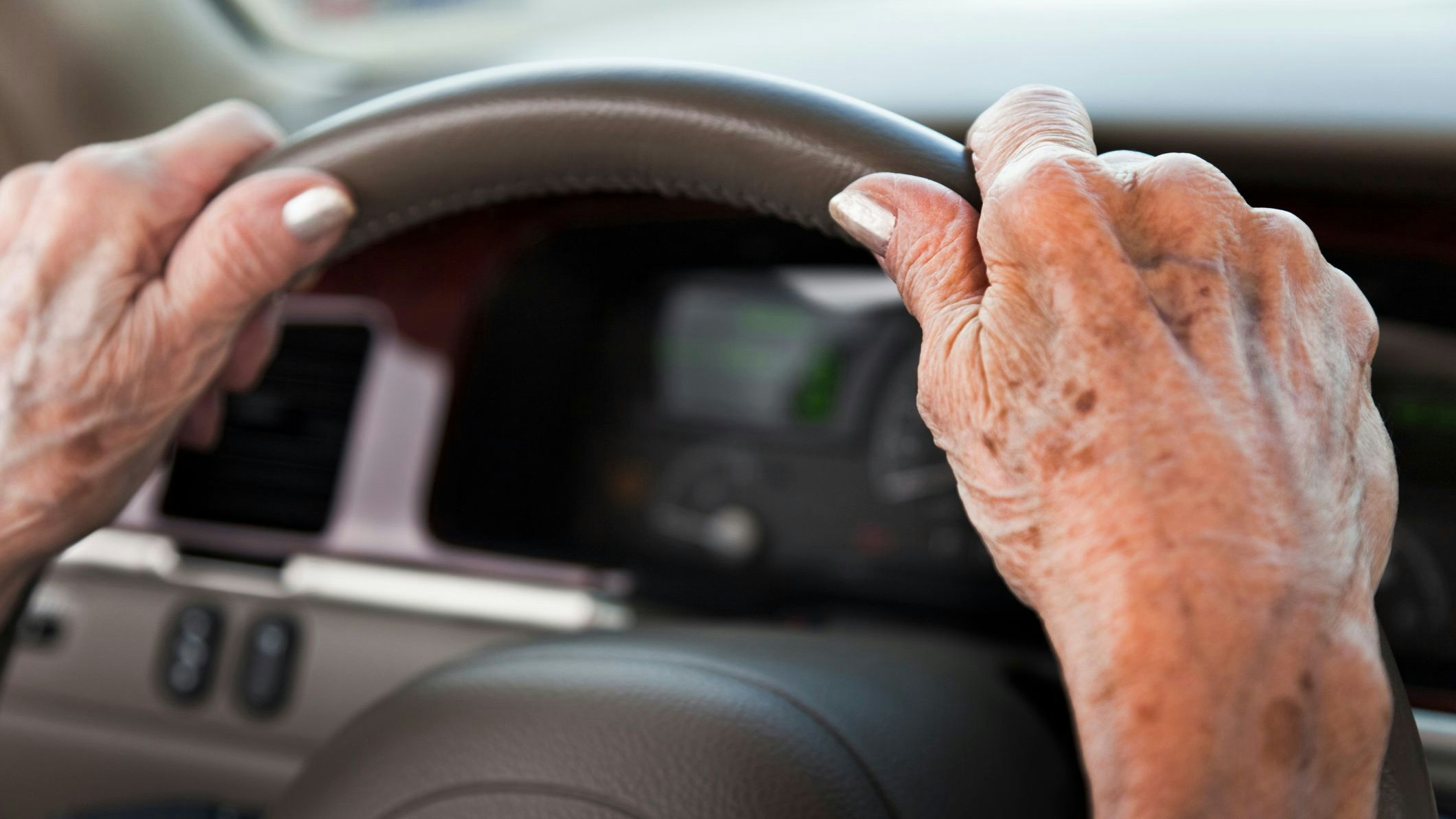 Heute.at - Mann von Auto erfasst – plötzlich spurlos verschwunden