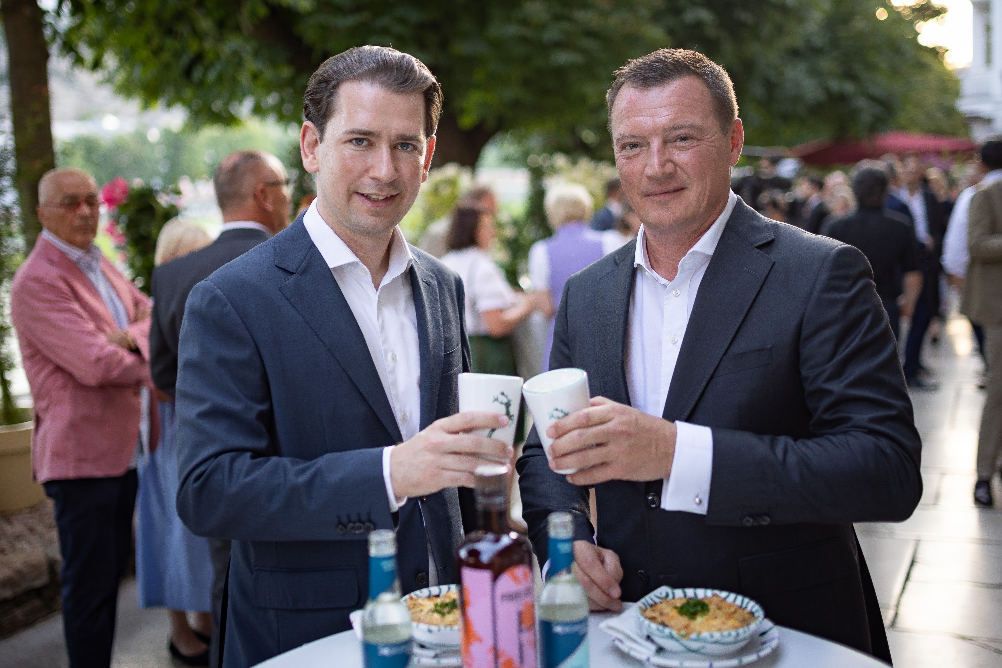 Ex-Kanzler Sebastian Kurz und Rennfahrer Markus Friesacher laden zu 