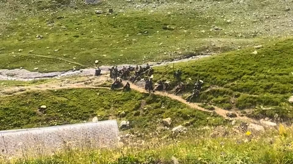 Eine Wandergruppe war am Wochenende im Schweizer Wildsteinhorn in Wehrmachts-Uniformen samt Nazi-Symbolen unterwegs.