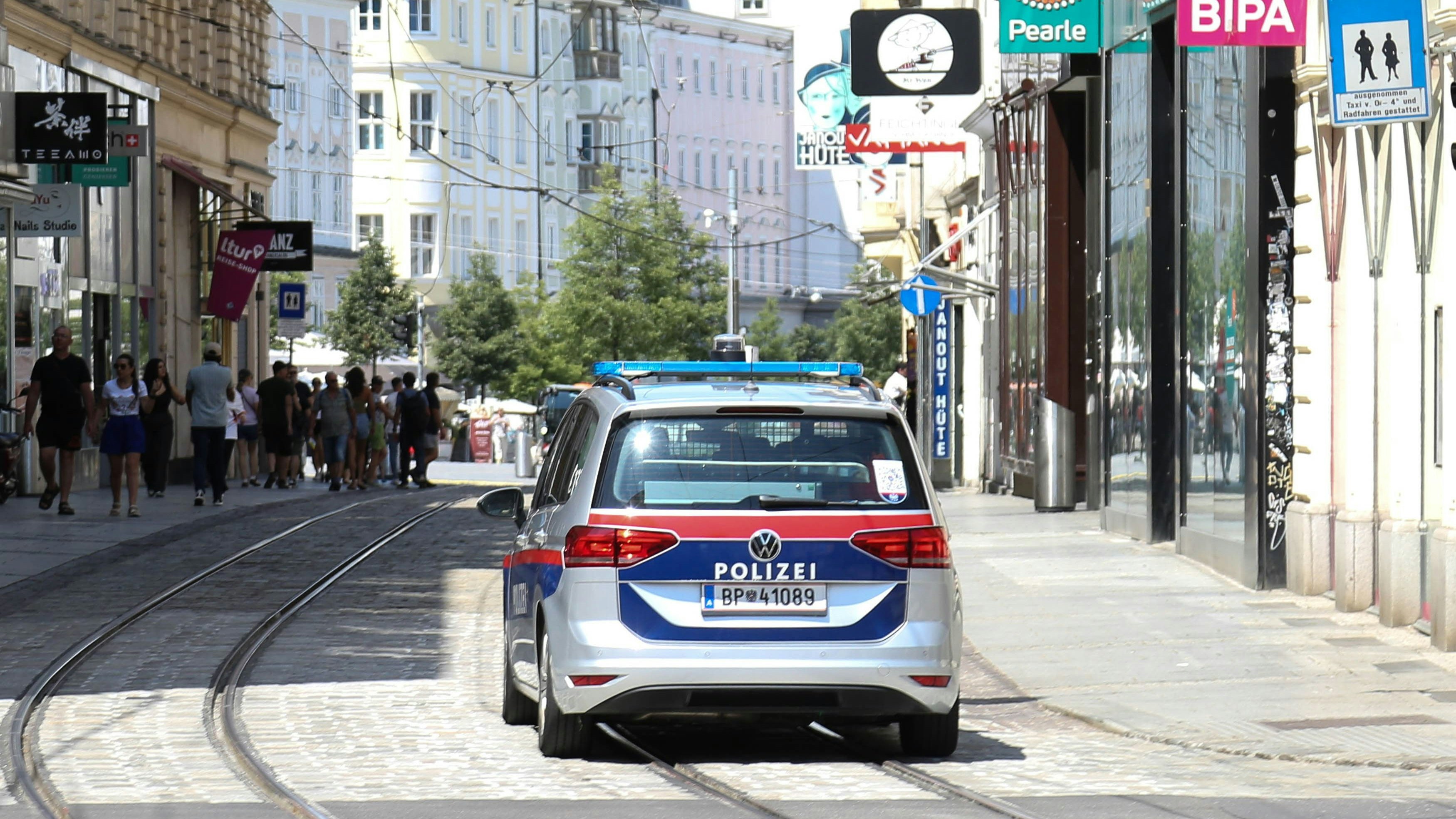 Heute.at - Drei Tote entdeckt! Verdächtiger stellt sich in Linz
