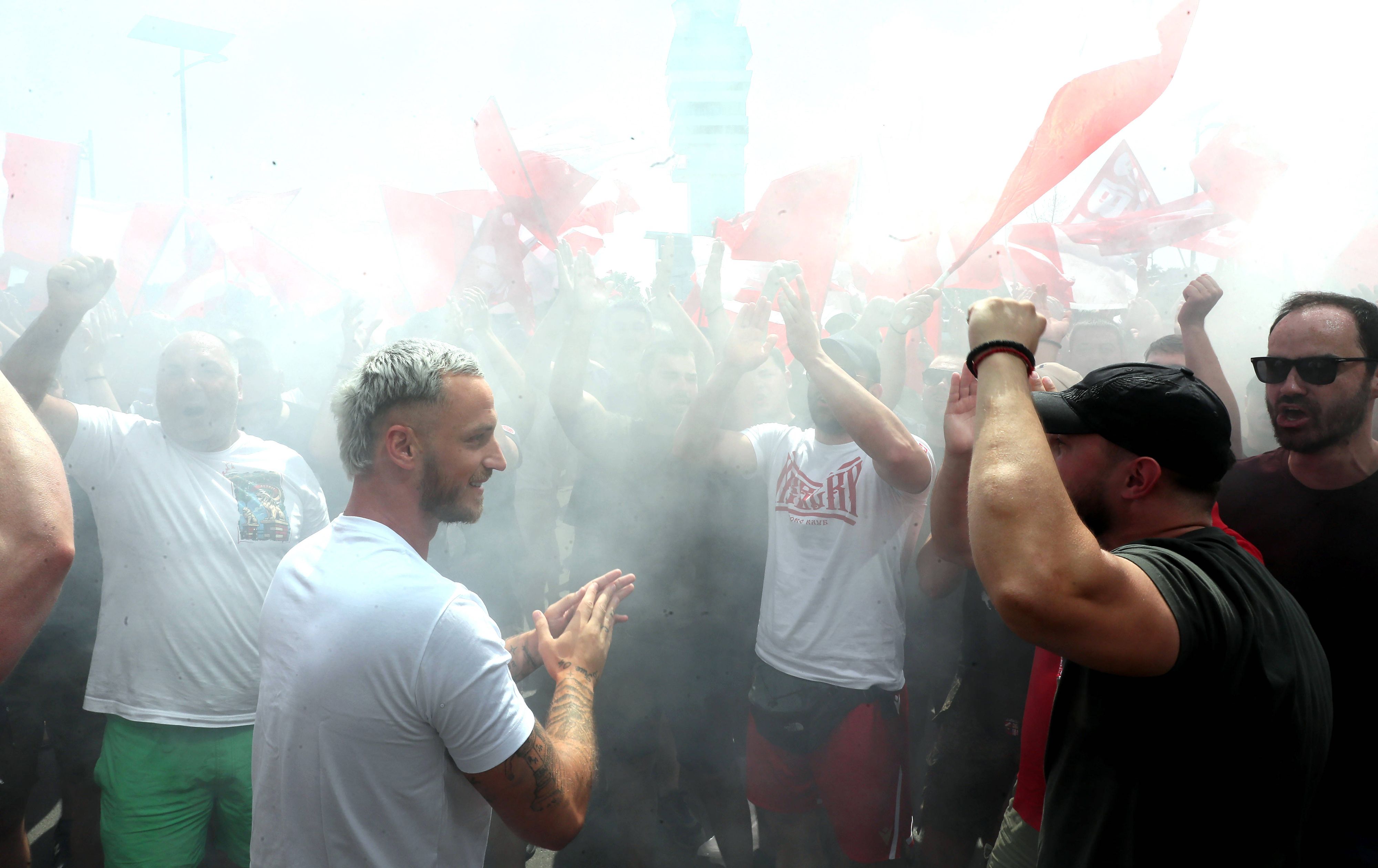 Marko Arnautovic am Montag bei seiner Ankunft in Belgrad.