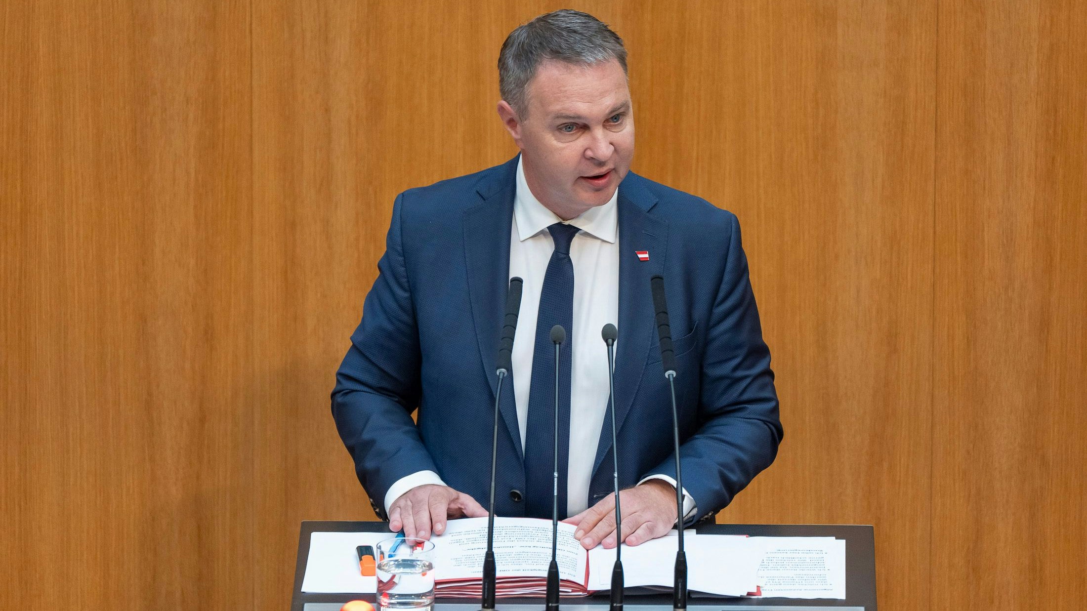 Medienminister Babler: 7,1 Millionen Euro Presseförderung an ausgewählte Zeitungen.