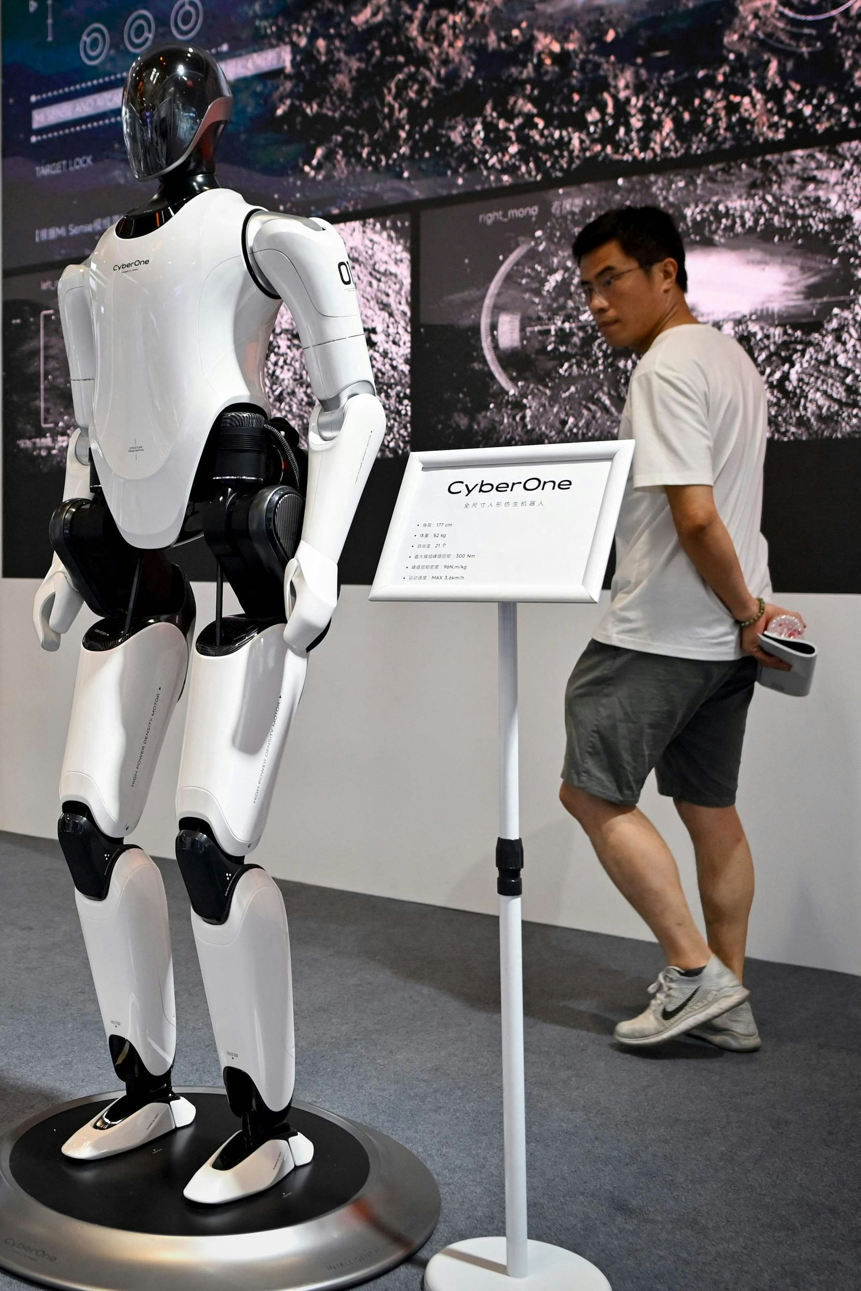 Aufbruch in neue Geschäfts-Welten: Der humanoide Roboter CyberOne von Xiaomi