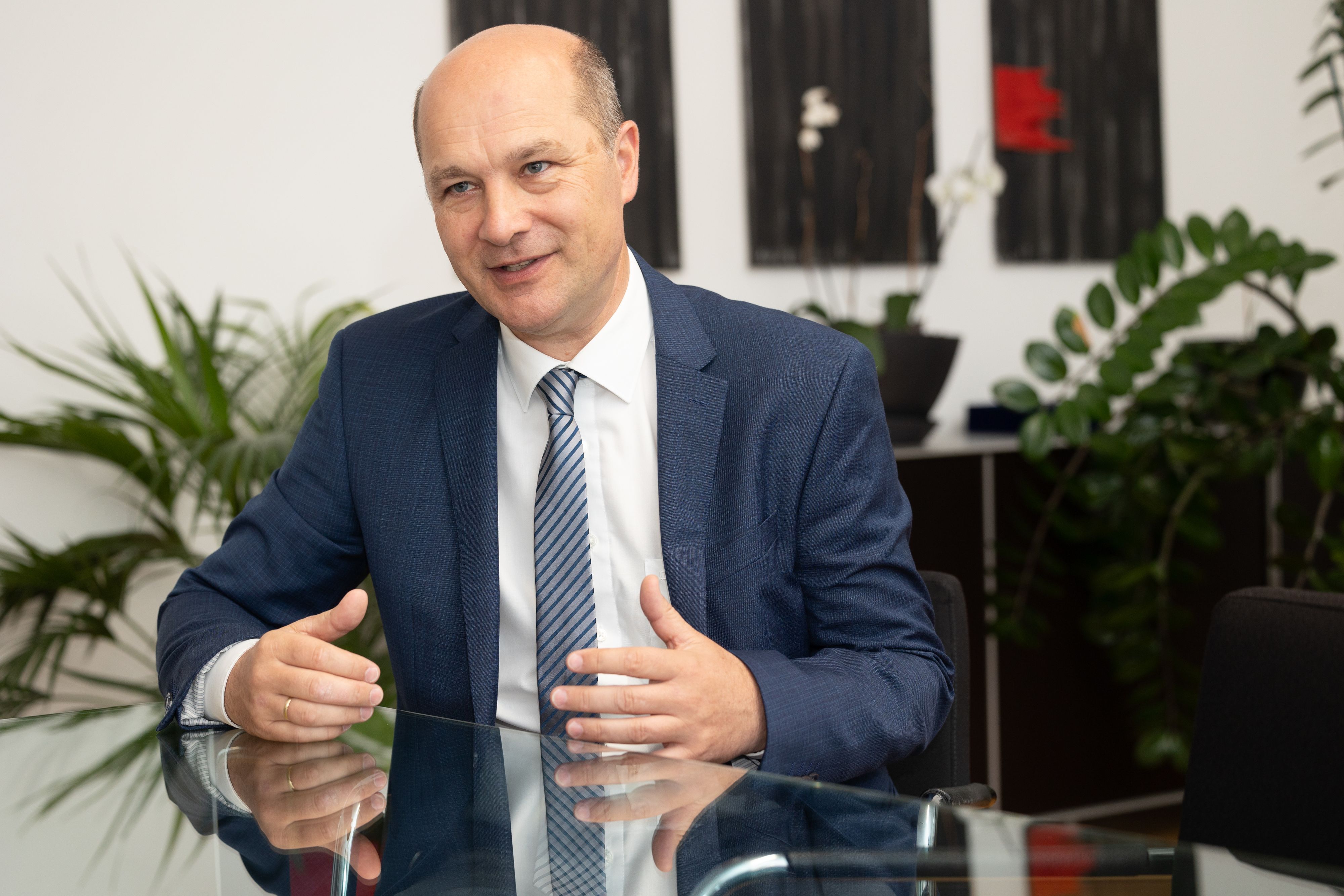 Als Präsident des Österreichischen Gemeindebundes kümmert sich Johannes Pressl (ÖVP) um Themen wie die Nahversorgung.