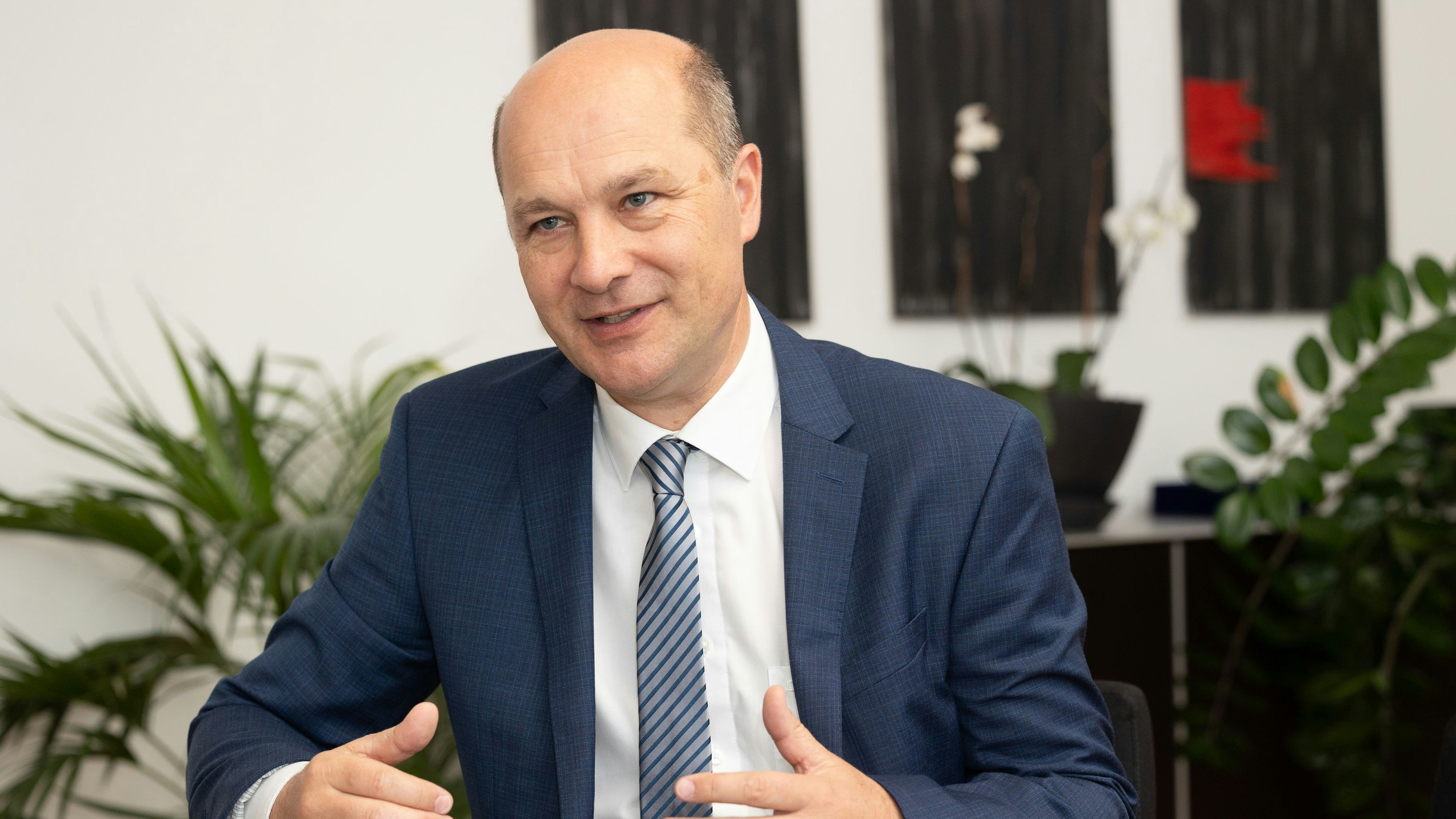 Heute.at - Neuer Plan – Tschick und Medikamente beim Nahversorger