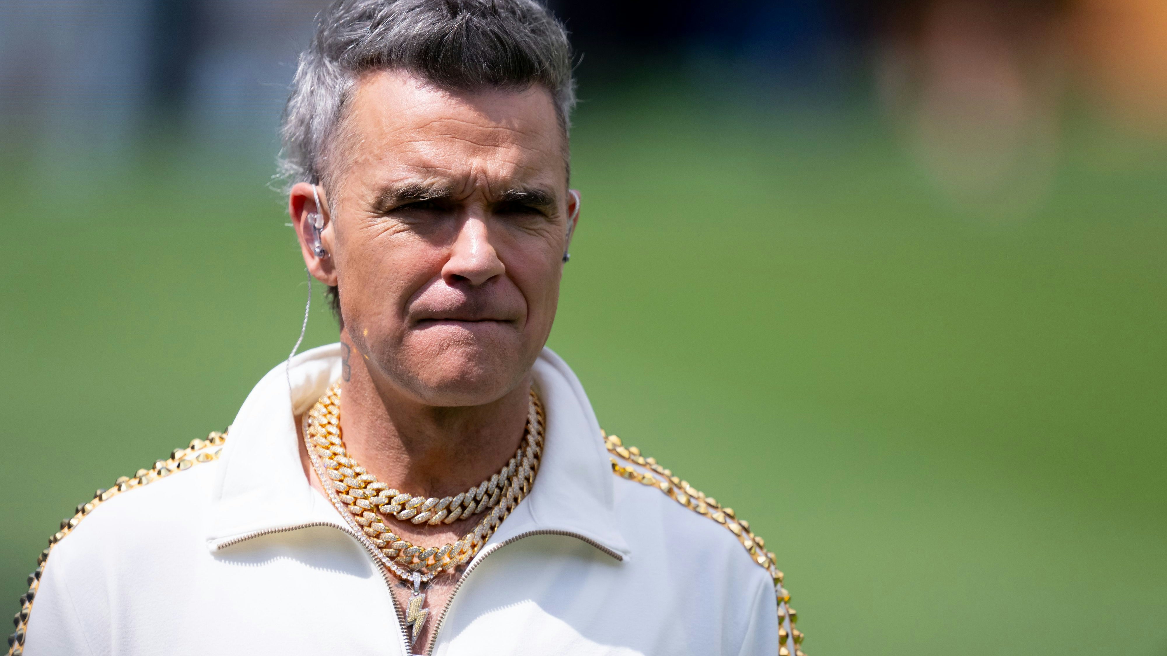 Heute.at - Tränen auf der Bühne: Robbie wird plötzlich emotional