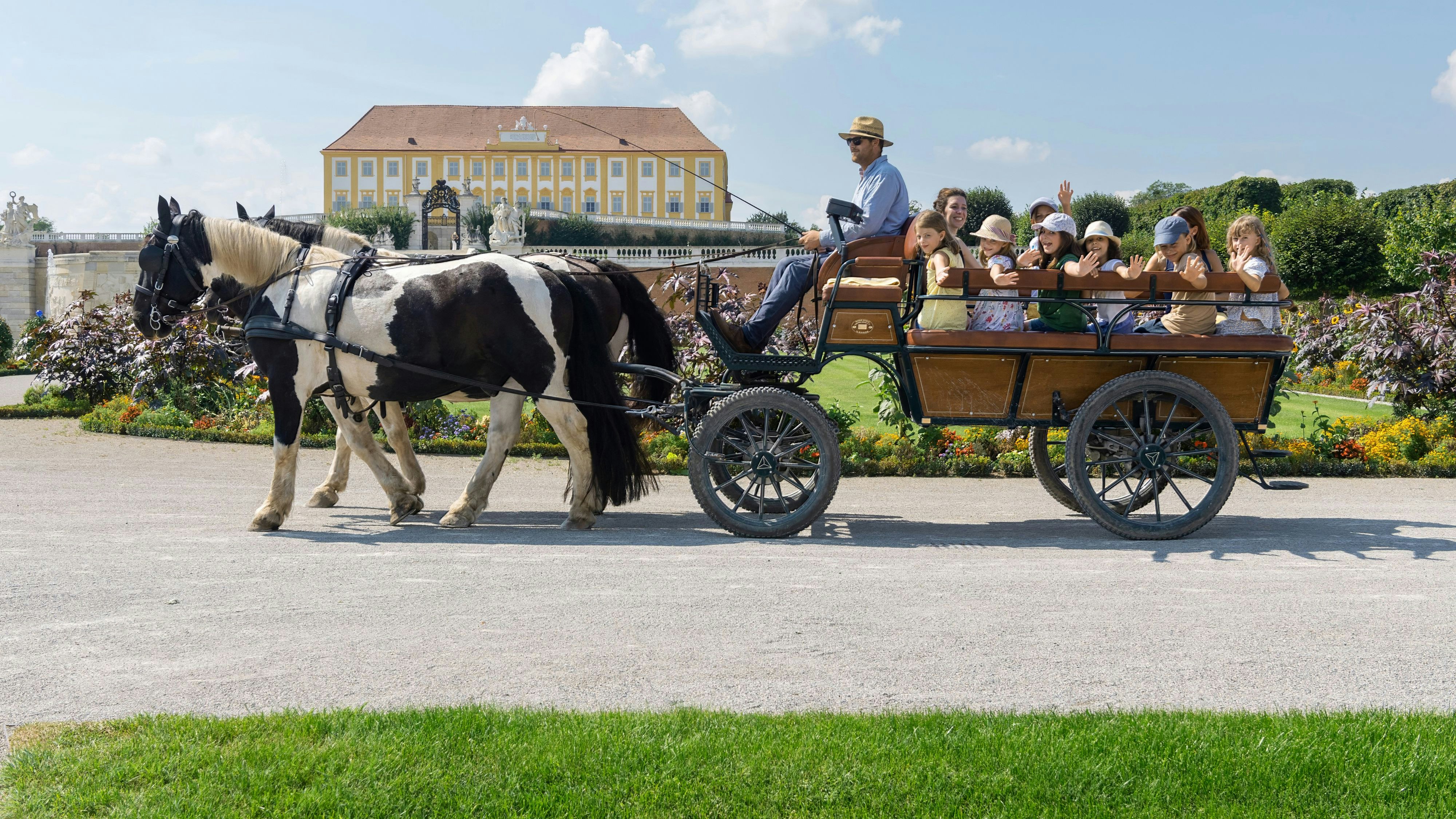 Kutschenfahrt auf Schloss Hof
