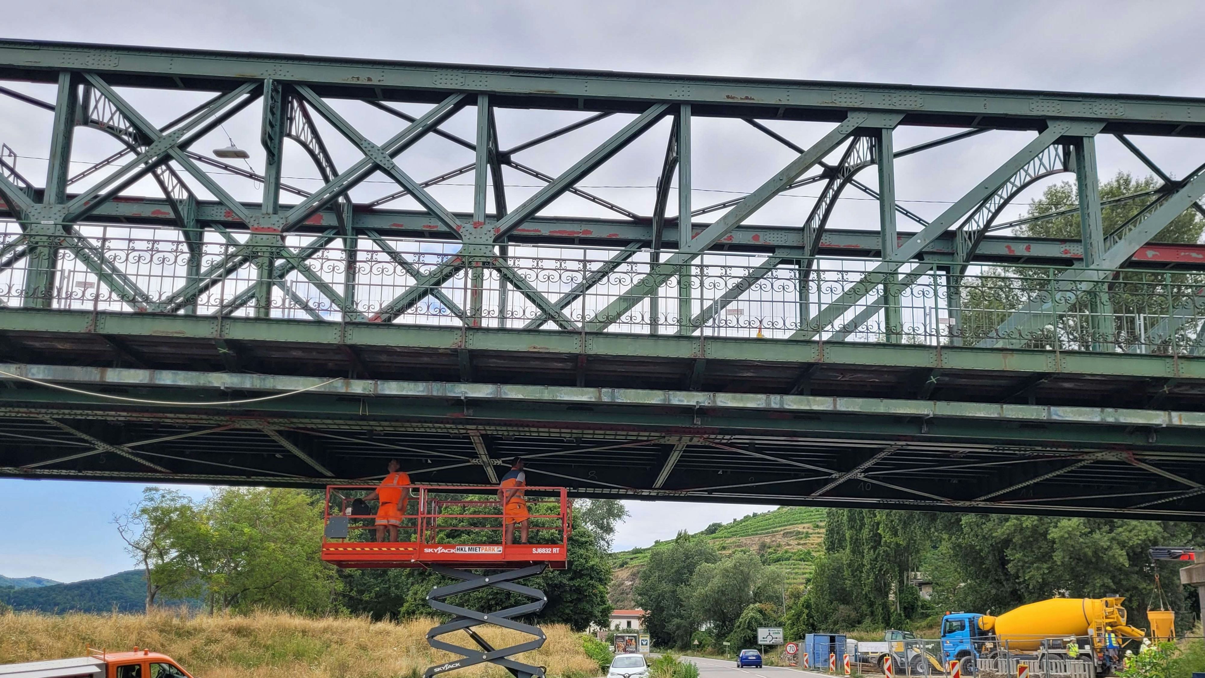 Heute.at - Früher als geplant – Verkehrsfreigabe für Donaubrücke