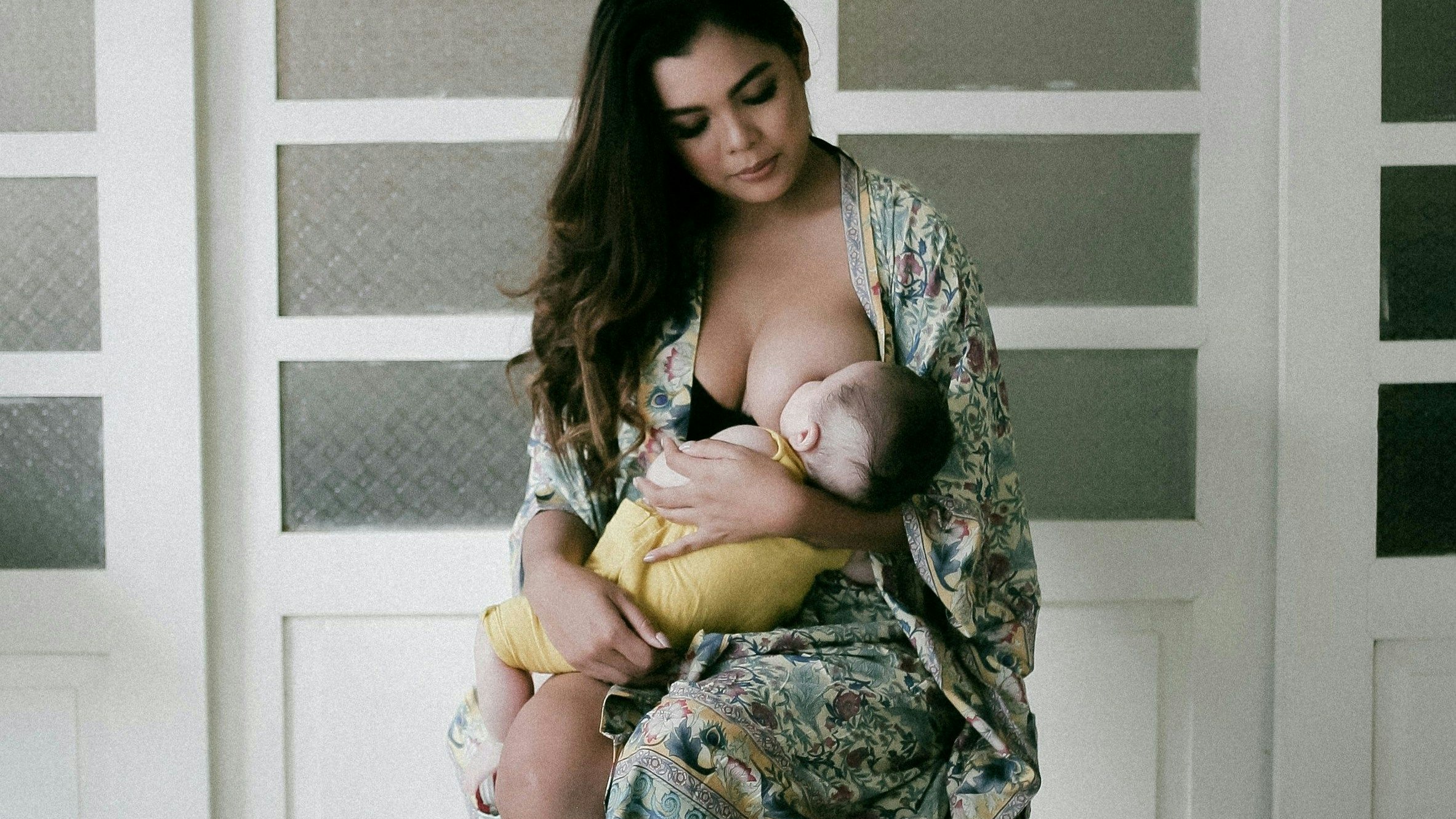 Sein Baby stillen? Für viele noch immer ein Tabu-Thema.