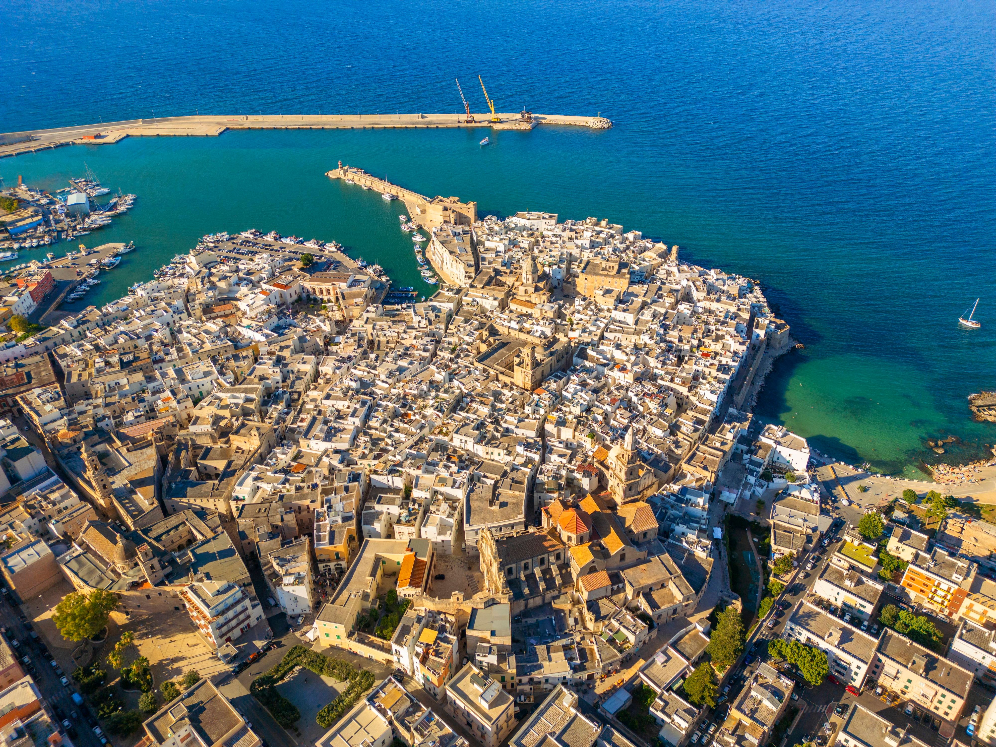 Die Eltern wurden in Bari festgenommen.