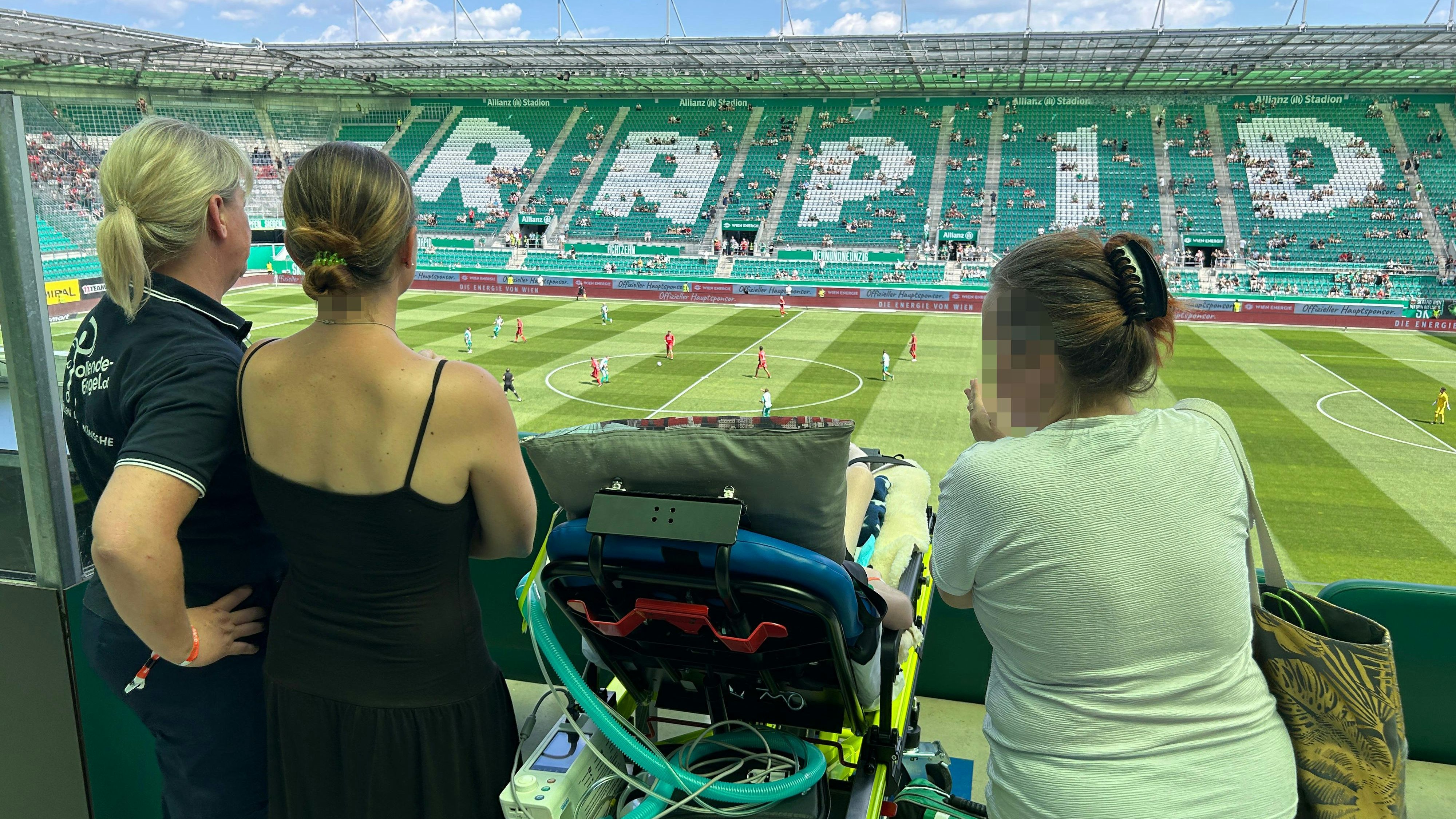 Heute.at - Rapid-Fan Felicitas (19) ist todkrank, traf Star-Kicker