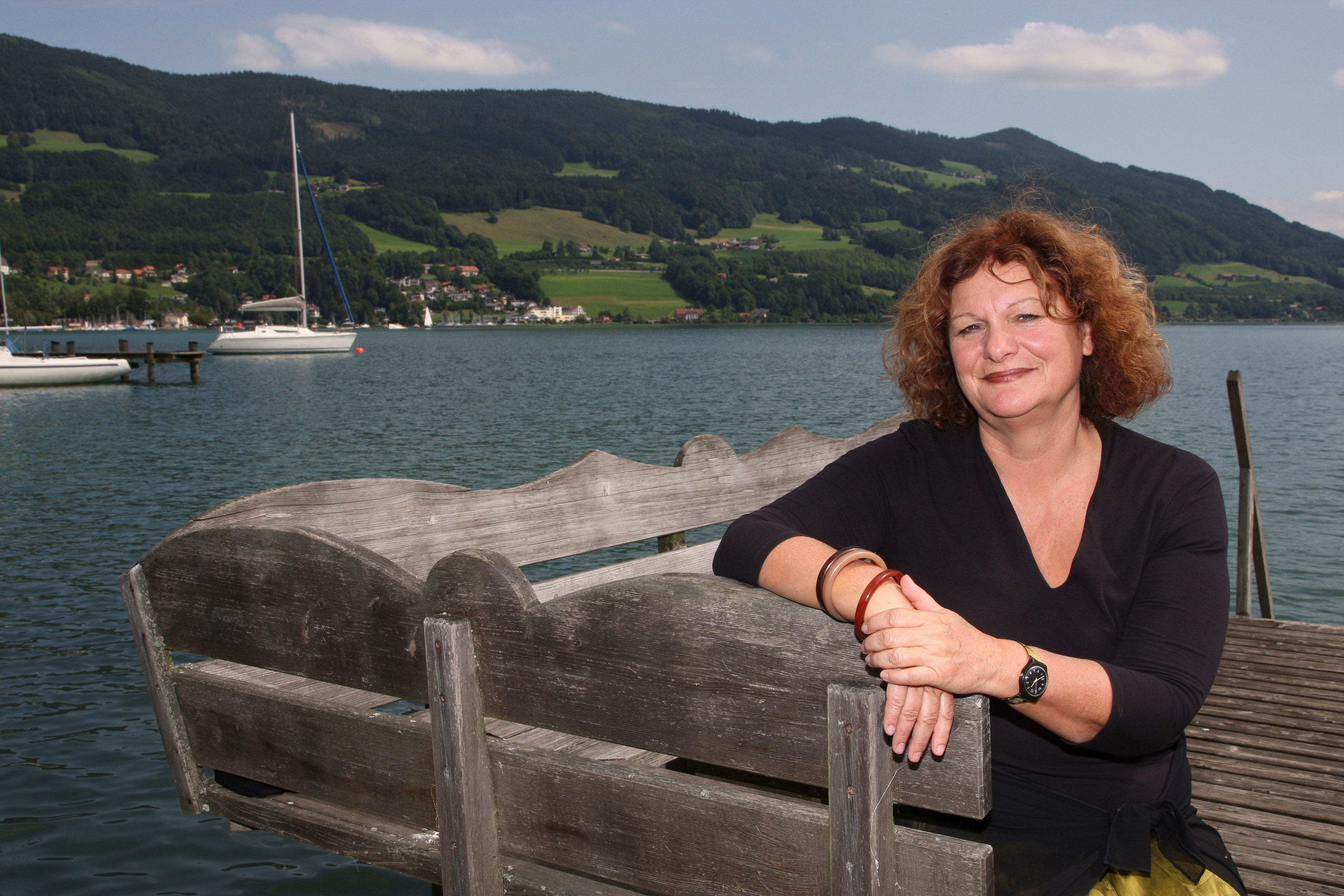 Nicolette Waechter, geborene Almeida, war die Besitzerin des Mondsees zwischen 1977 und 2024. Jetzt hat ihre Tochter Anna Mathyl das Ruder übernommen