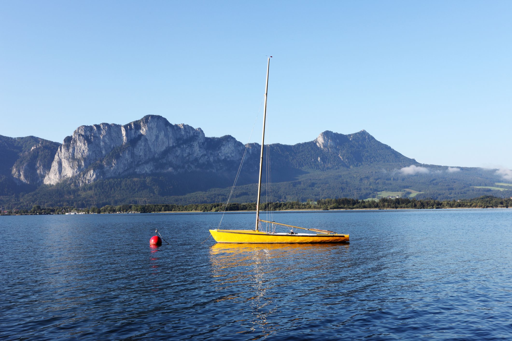 Eine Boje zum Festmachen eines Bootes kostet etwa am benachbarten Wolfgangsee 486 Euro netto pro Jahr, am Mondsee war es bisher gerade einmal ein Viertel davon