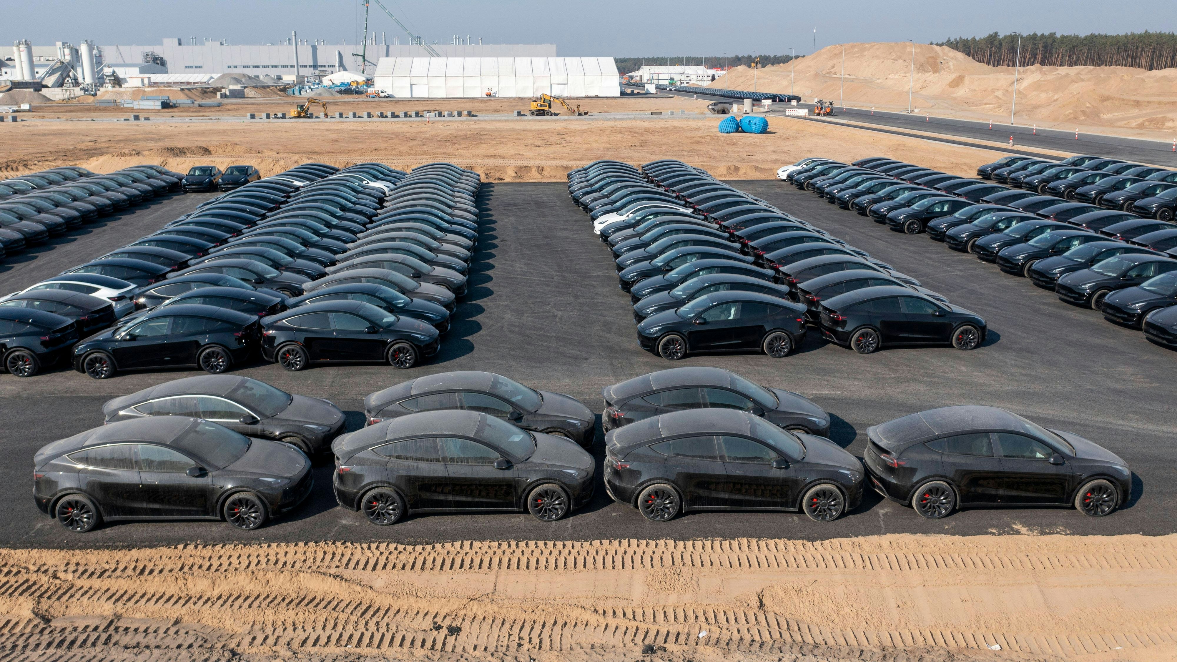 Heute.at - Einbruch bei Tesla: Musk warnt vor harten Quartalen