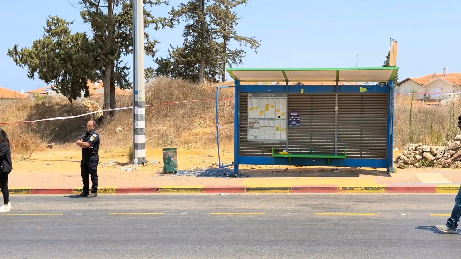 Bei dieser Bushaltestelle passierte der mutmaßliche Anschlag.