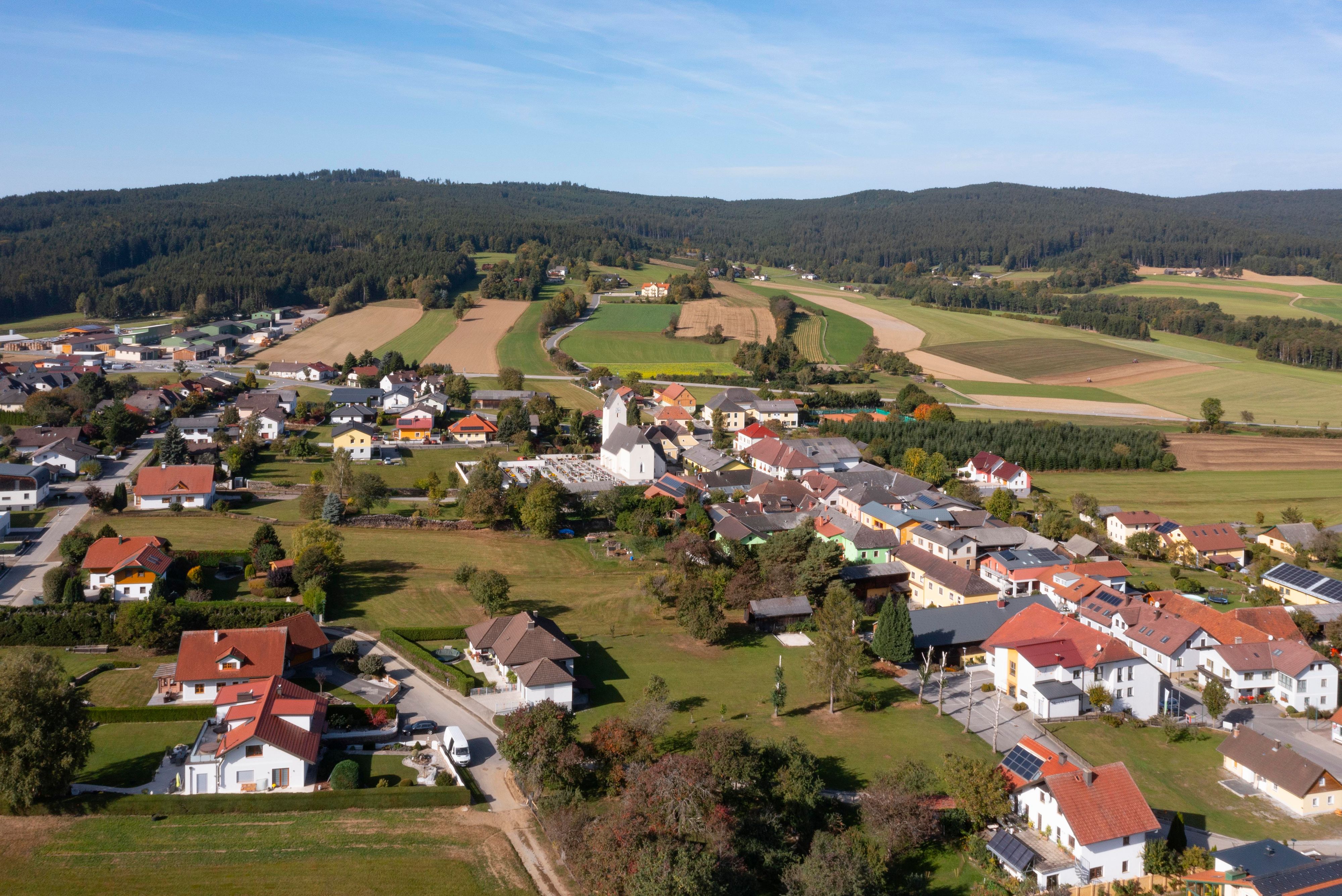 Die Waldviertler verkaufen ihre Häuser kaum., Im Bild Münichreith am Ostrong.
