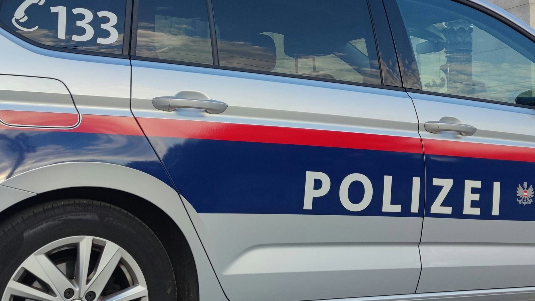 Heute.at - Betrunkener bedroht Wirt und attackiert Polizisten