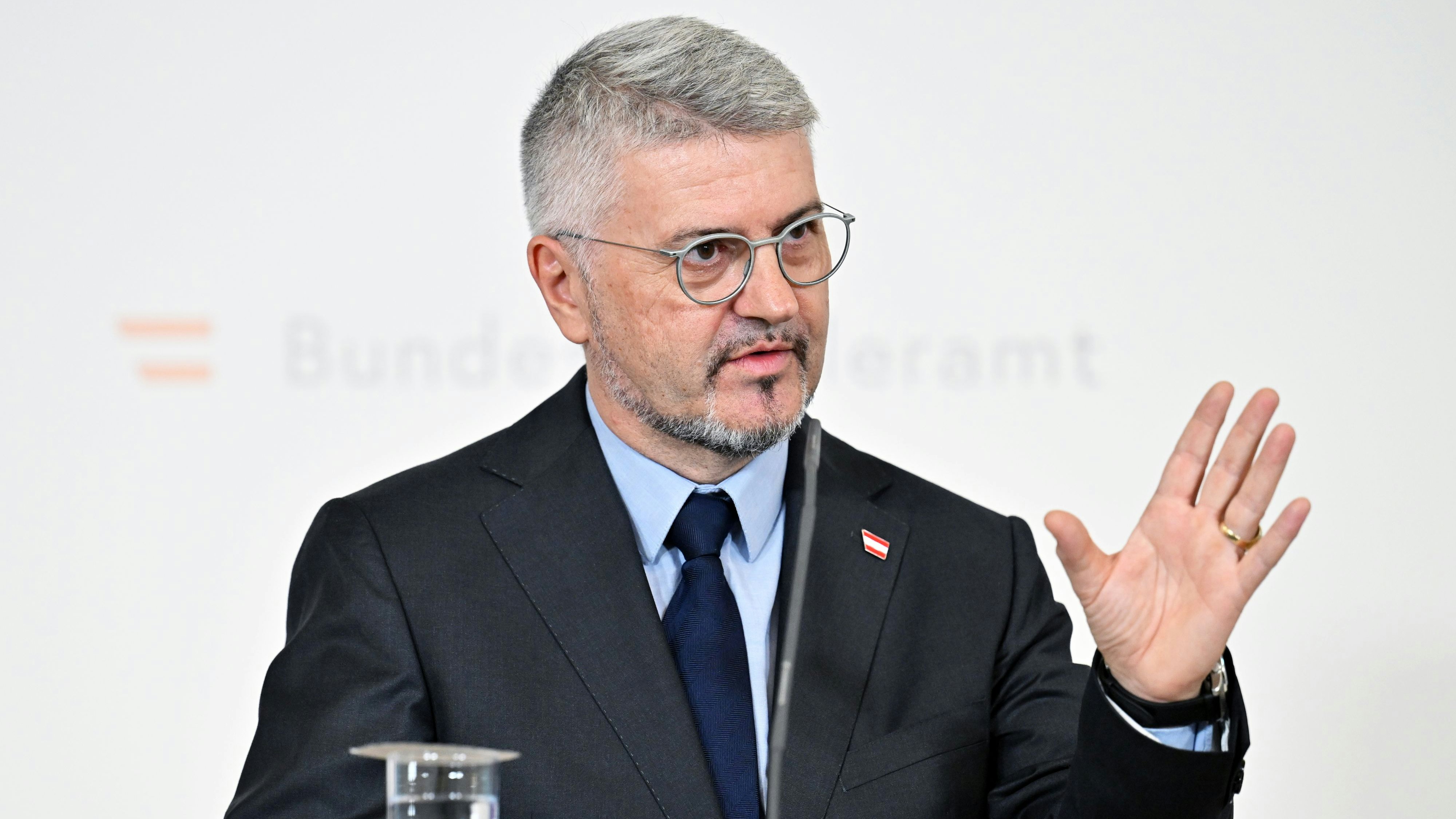 Download von www.picturedesk.com am 25.07.2025 (10:13).  ABD0078_20240829 - WIEN - ÖSTERREICH: Der Nationale Sicherheitsberater, Generalmajor Peter Vorhofer, am Donnerstag, 29. August 2024, im Rahmen eines Pressegesprächs im Bundeskanzleramt in Wien. - FOTO: APA/HANS KLAUS TECHT - 20240829_PD2061 - Rechteinfo: Rights Managed (RM)