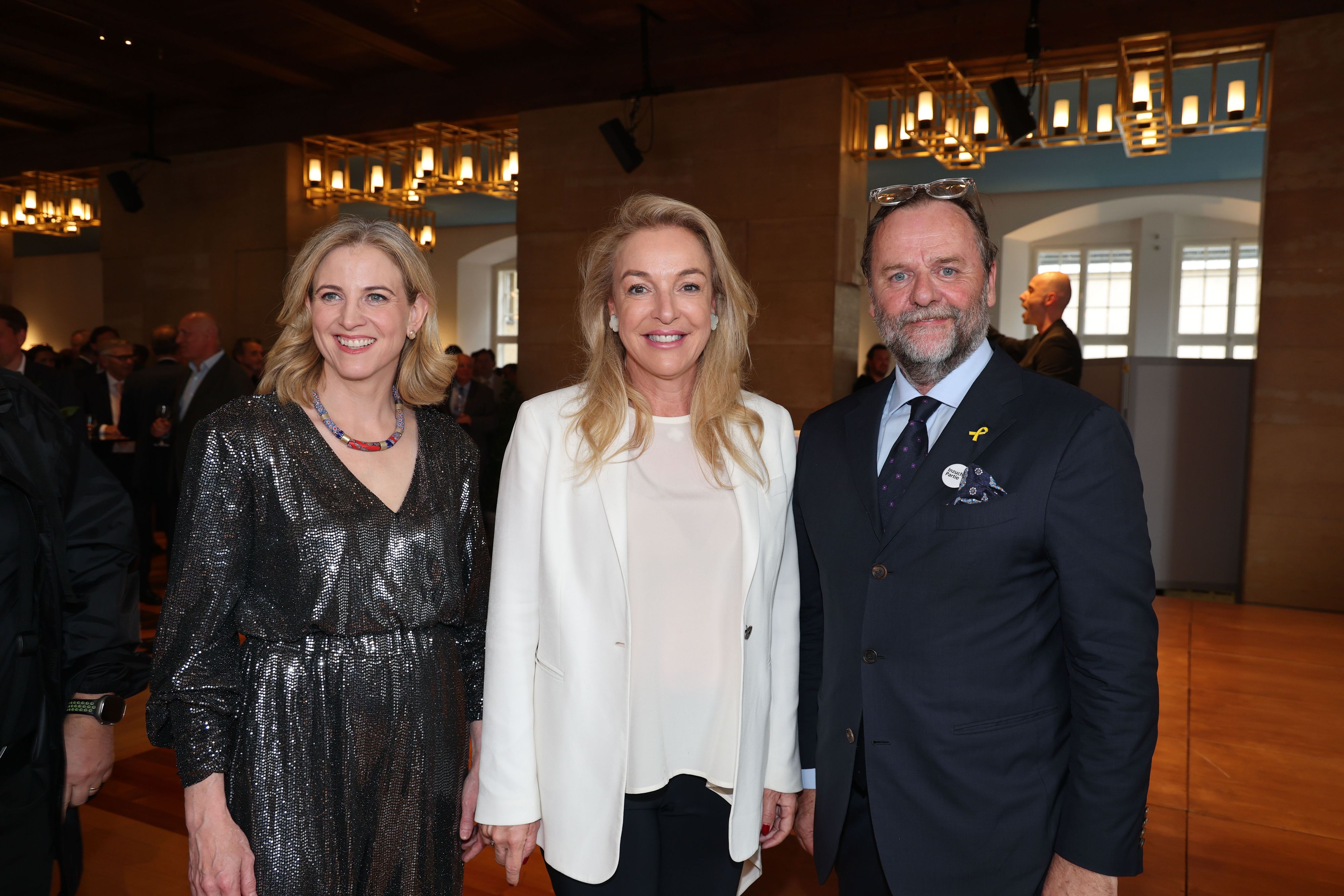 Staatssekretär Sepp Schellhorn fiel mit einem fragwürdigen Anstecker auf.