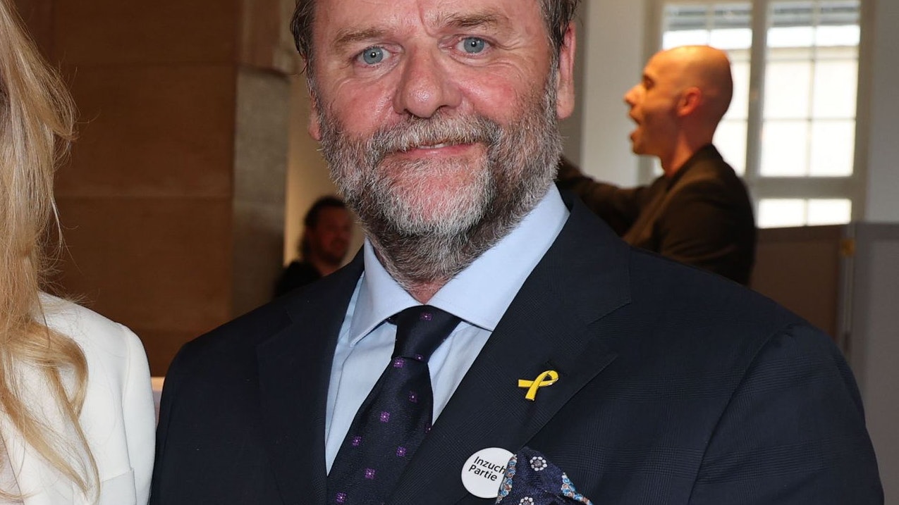 Künstlerempfang bei den Salzburger Festspielen: Außenministerin Beate Meinl-Reisinger, Kristina Hammer und Staatssekretär Sepp Schellhorn.