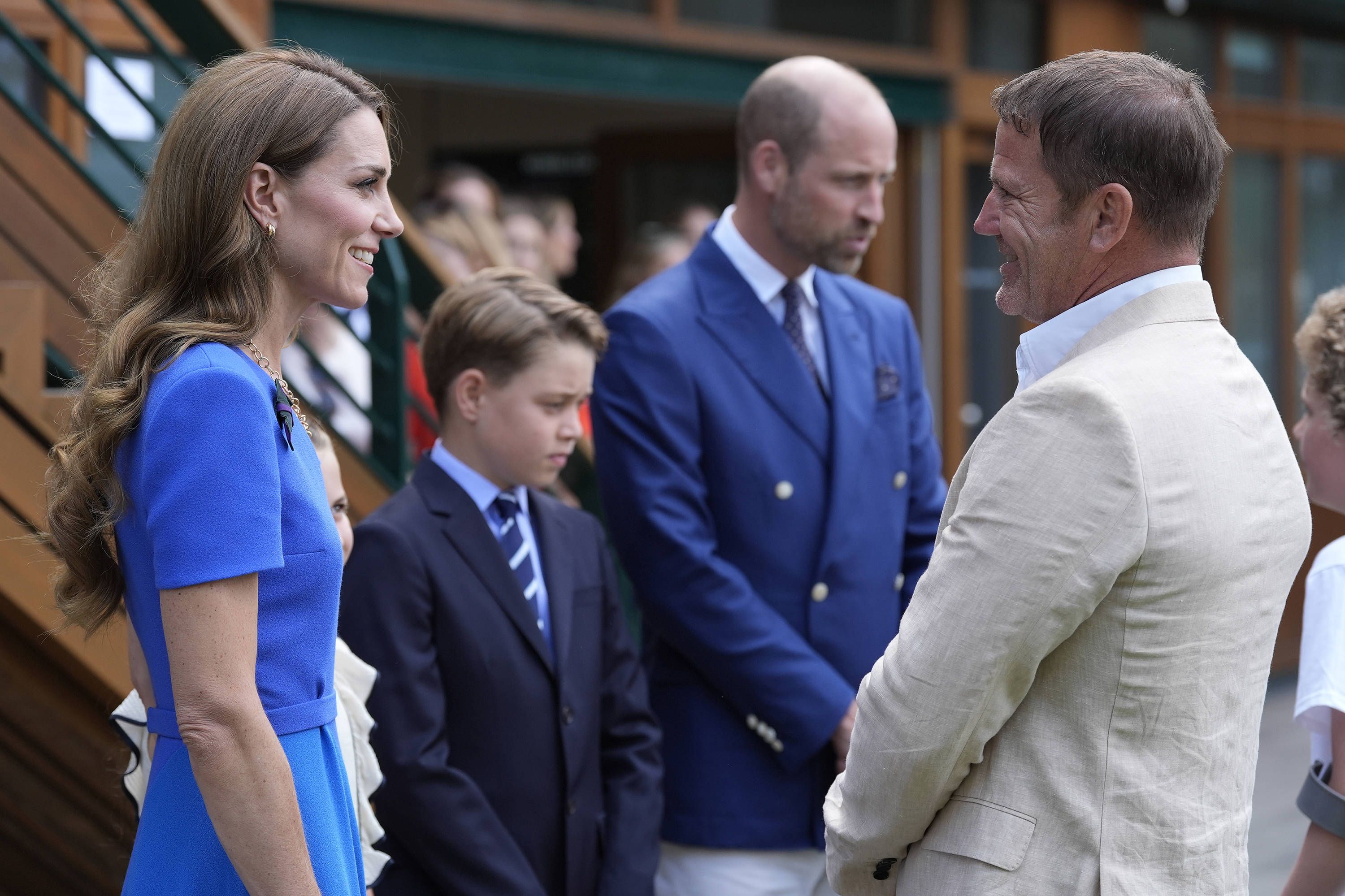 Prinz George wächst unter den wachsamen Augen von Kate und William auf.