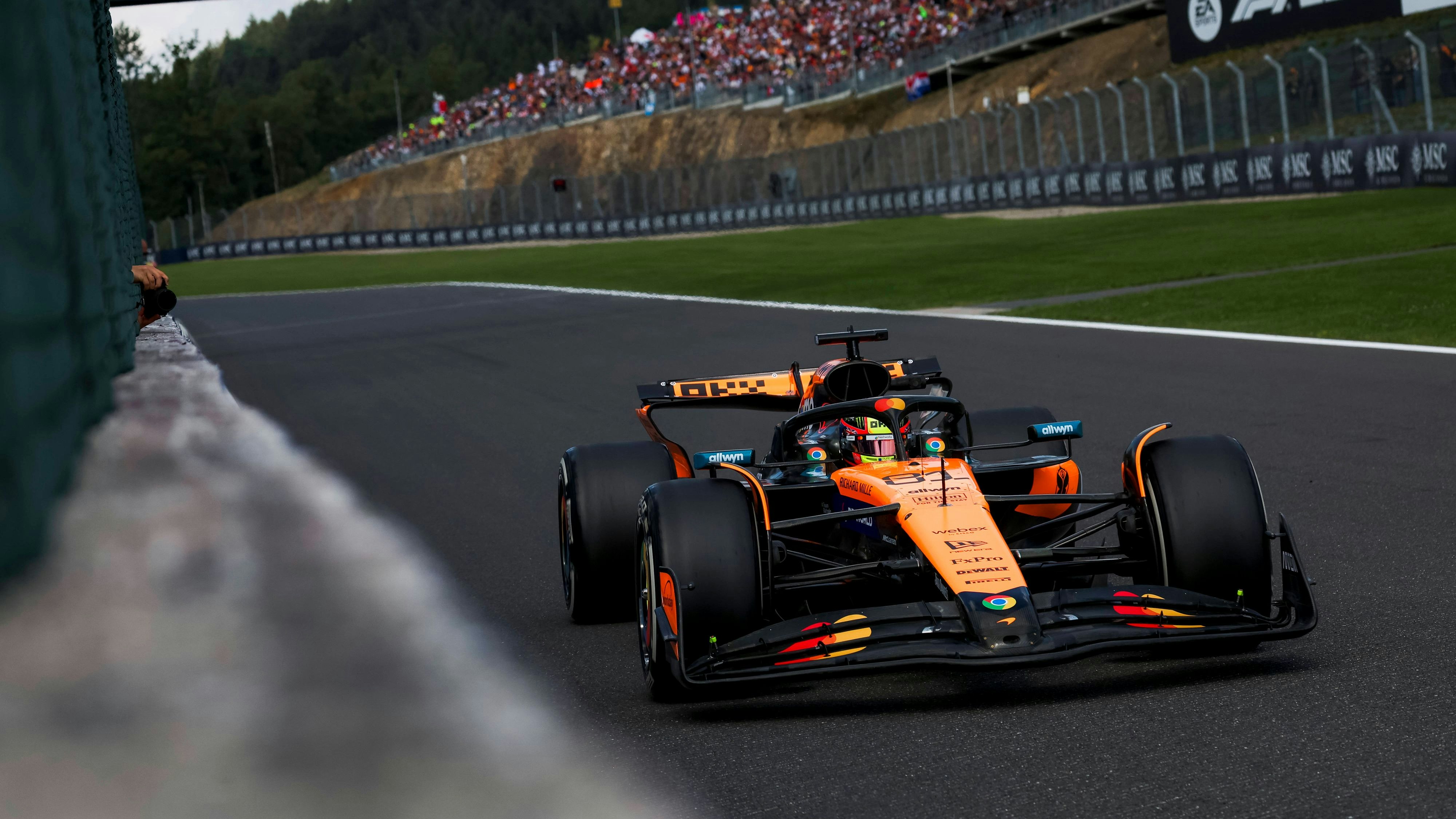Formula 1 Moët & Chandon Belgian Grand Prix 2025 Laurent Lefebvre/OVERTAKE/MAXPPP - Stavelot 25/07/2025 81 PIASTRI Oscar aus, McLaren F1 Team, action at the Formula 1 Moët & Chandon Belgian Grand Prix 2025, the 13th round of the 2025 FIA Formula 1 World Championship, WM, Weltmeisterschaft at the Circuit de Spa-Francorchamps in Stavelot, Belgium, from July 24 to 27, 2025 Stavelot FR Belgium PUBLICATIONxNOTxINxFRAxBELxSUIxUK Copyright: xOVERTAKE/MAXPPPxLaurentxLefebvrex OVT202507252382 OVT202507252382