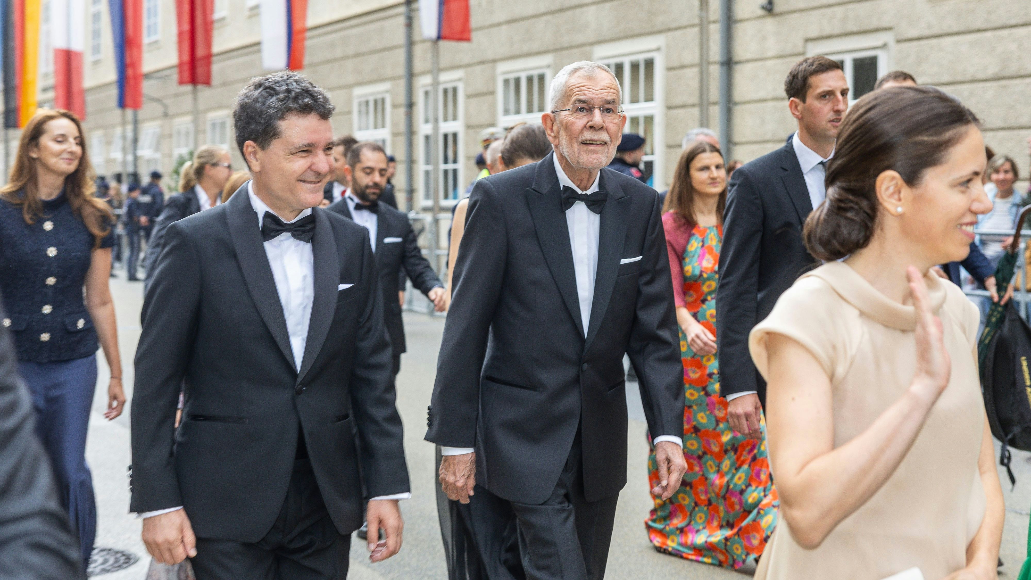 Heute.at - Hochkarätige Gästeschar bei Opern-Premiere in Salzburg