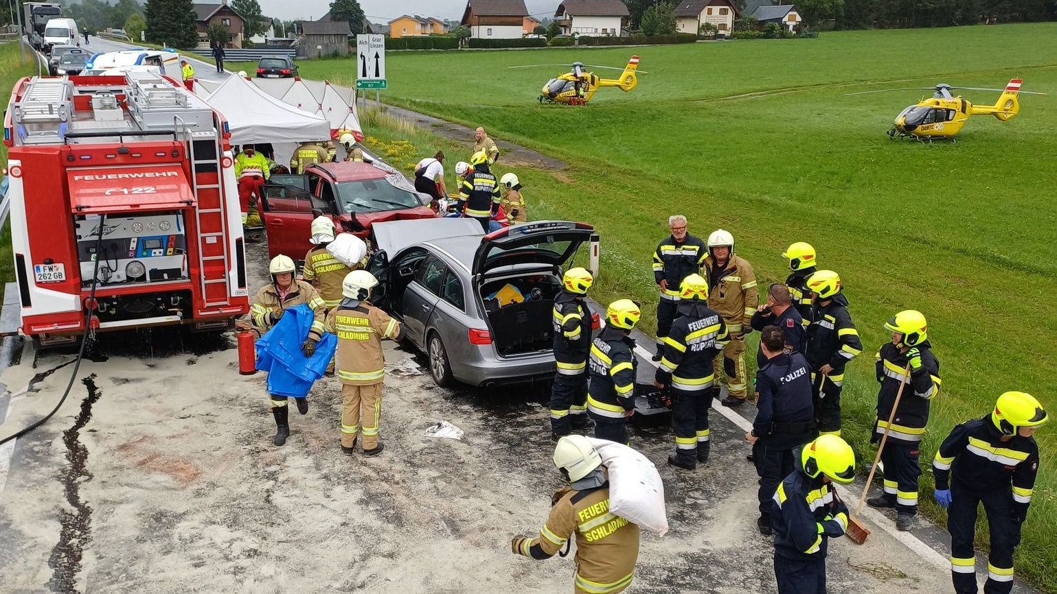 Heute.at - Wienerin stirbt bei Frontalcrash im steirischen Ennstal