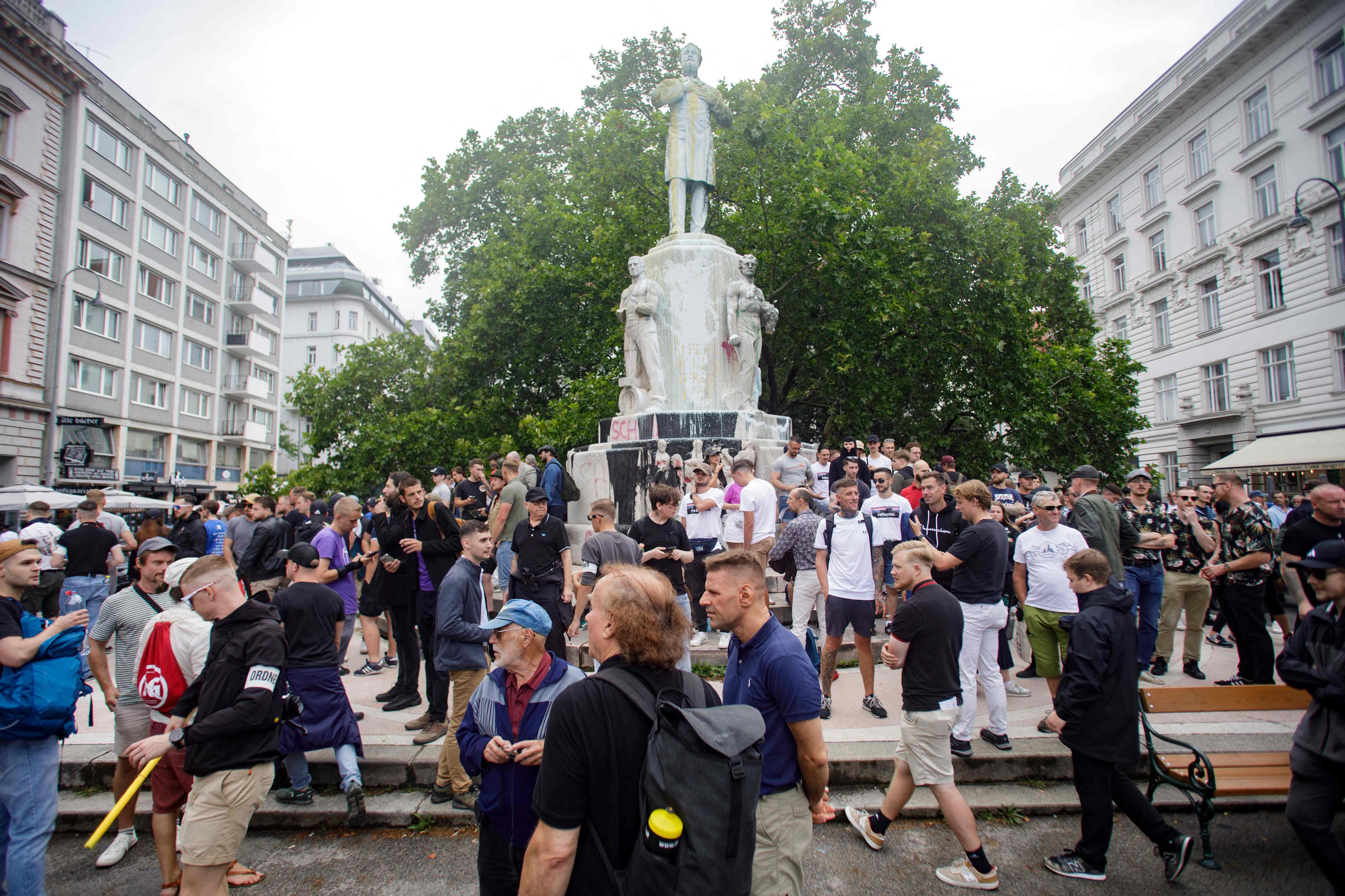 Am Samstag mobilisierte die extreme Rechte für eine Kundgebung in Wien. Nun zieht die Polizei Bilanz über die Veranstaltung – und die entsprechende Gegendemonstration. 