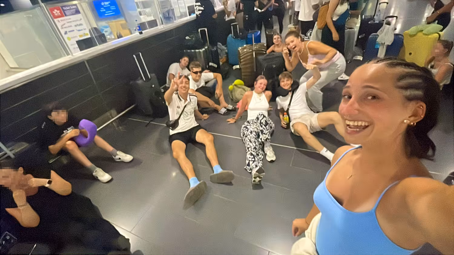 Vivienne hat die Nacht am Flughafen Larnaka in Zypern verbringen müssen.