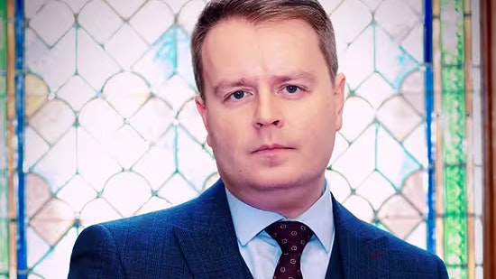 Alexander Dubowy ist Politikanalyst und forscht zu Osteuropa, Russland und der Gemeinschaft Unabhängiger Staaten.