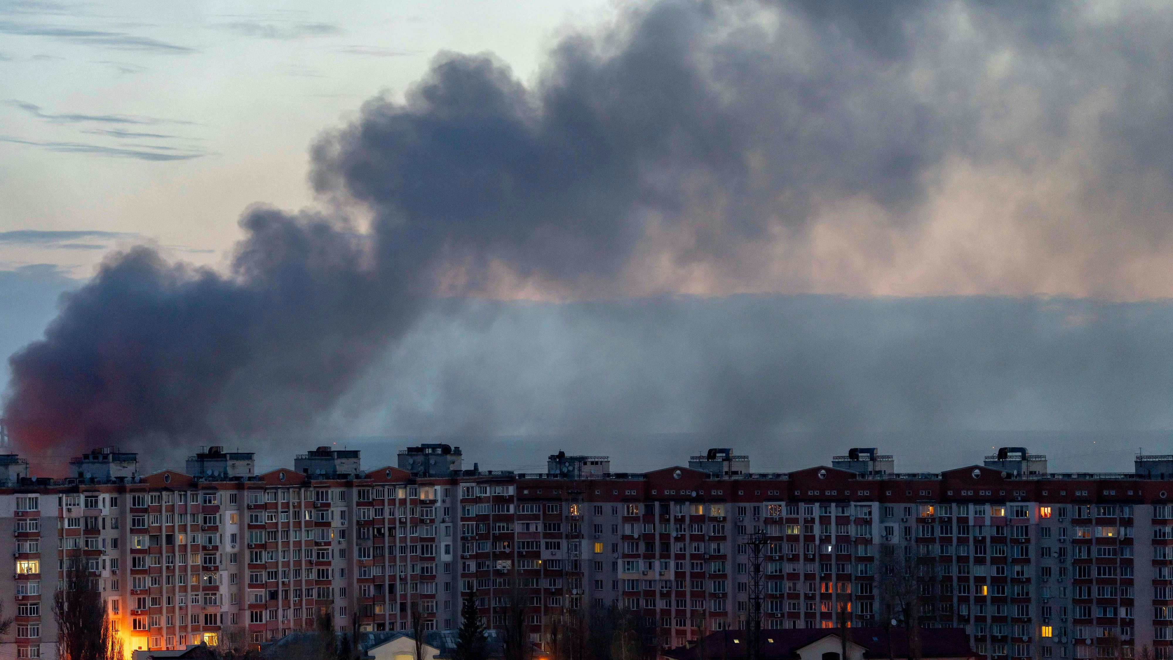 Heute.at - Explosionen in Kiew – Verletzte bei russischem Angriff