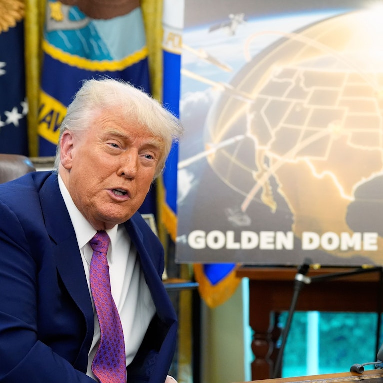 Das Weltall gewinnt an Bedeutung, militärisch, aber auch für Anlagestrategien. Welche Papiere überirdische Dividenden versprechen, wie sehr die Investments in die Weltraumfahrt steigen und auf welchem Schatz Elon Musk sitzt, weiß Finanz-Expertin Monika Rosen.