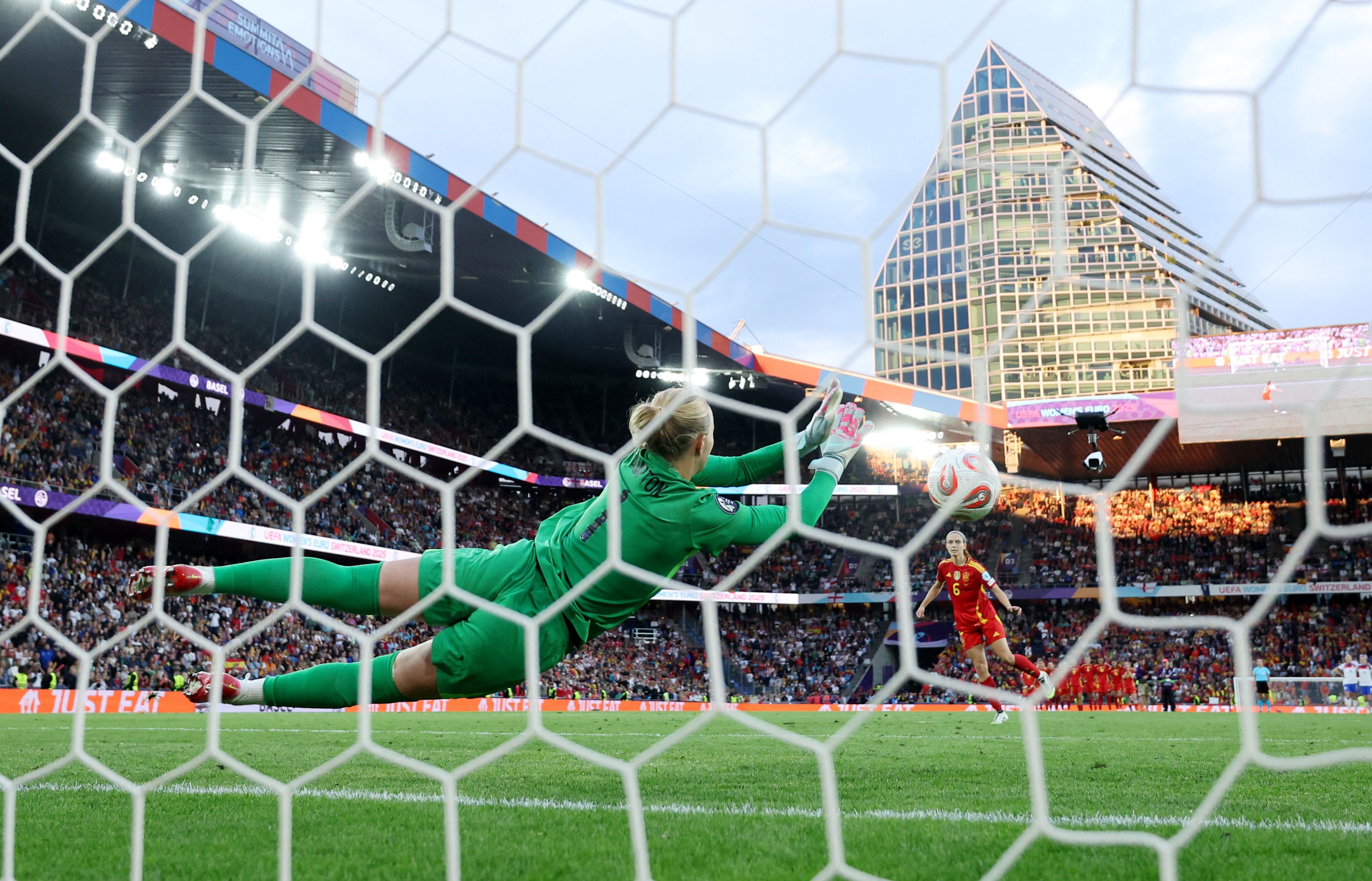 Hannah Hampton wurde zur Elfer-