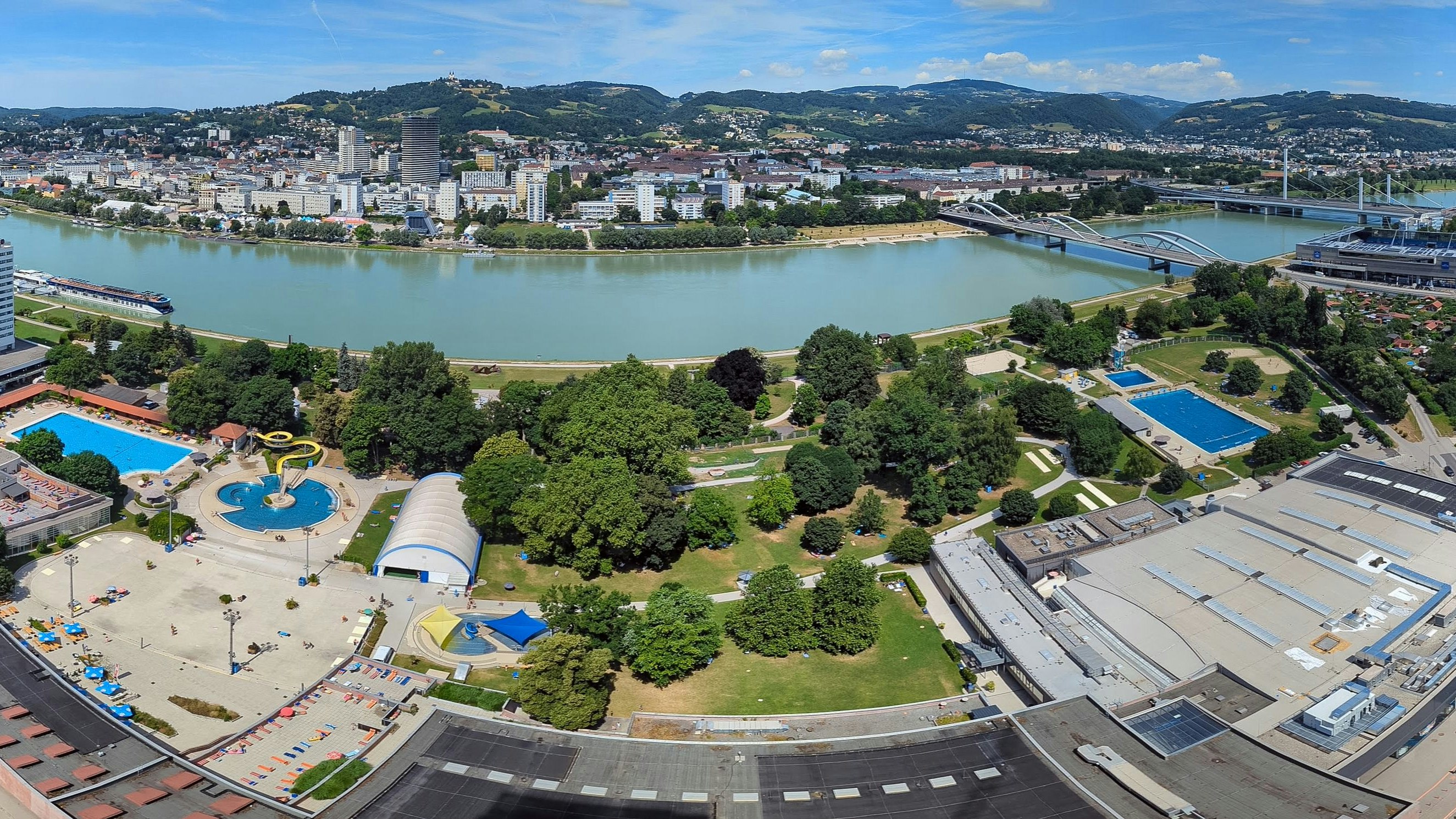 Heute.at - Atemberaubend: Erster Blick vom neuen Quadrill-Tower