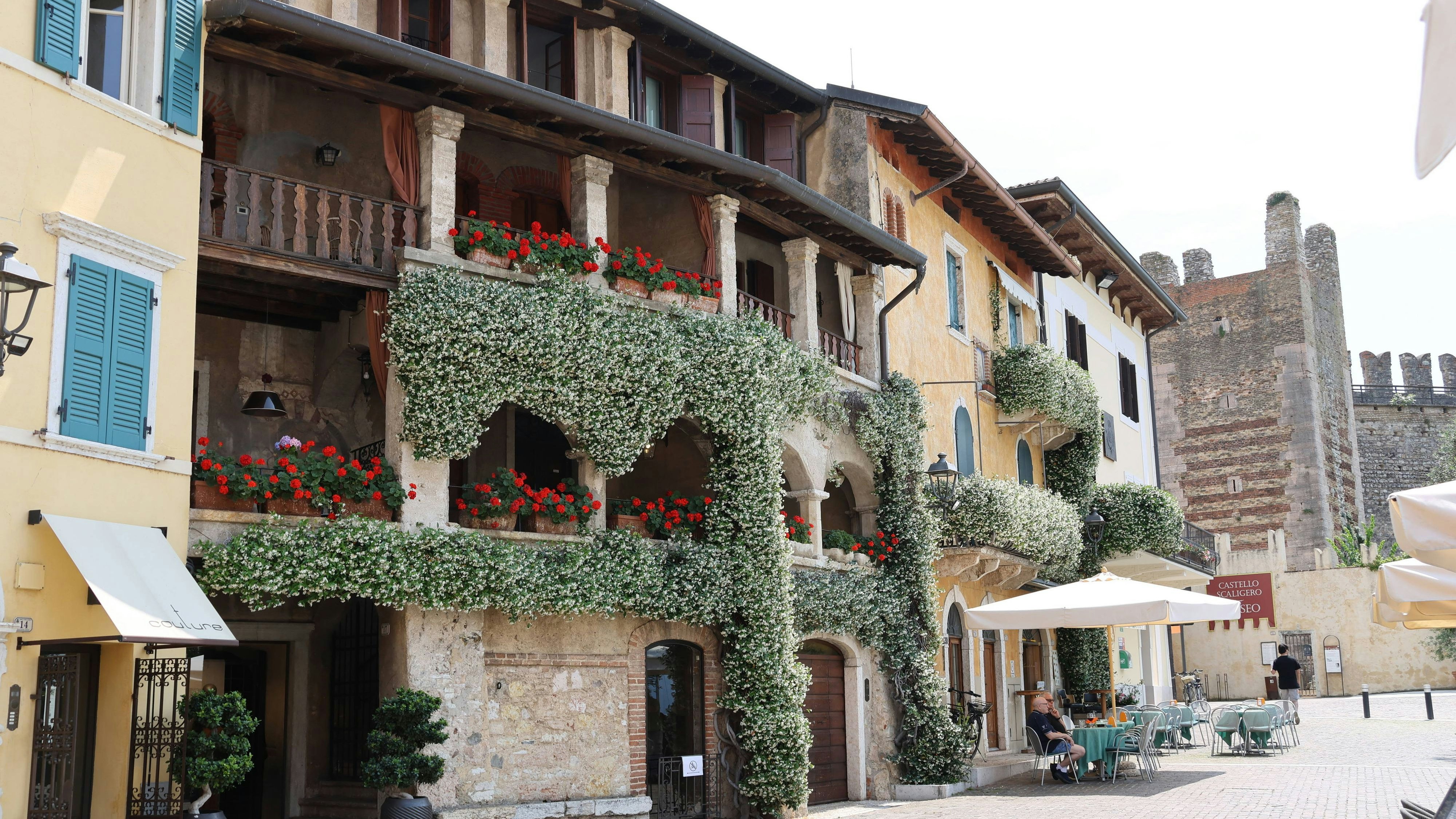 Heute.at - Urlaubsort geht jetzt gegen aufdringliche Kellner vor