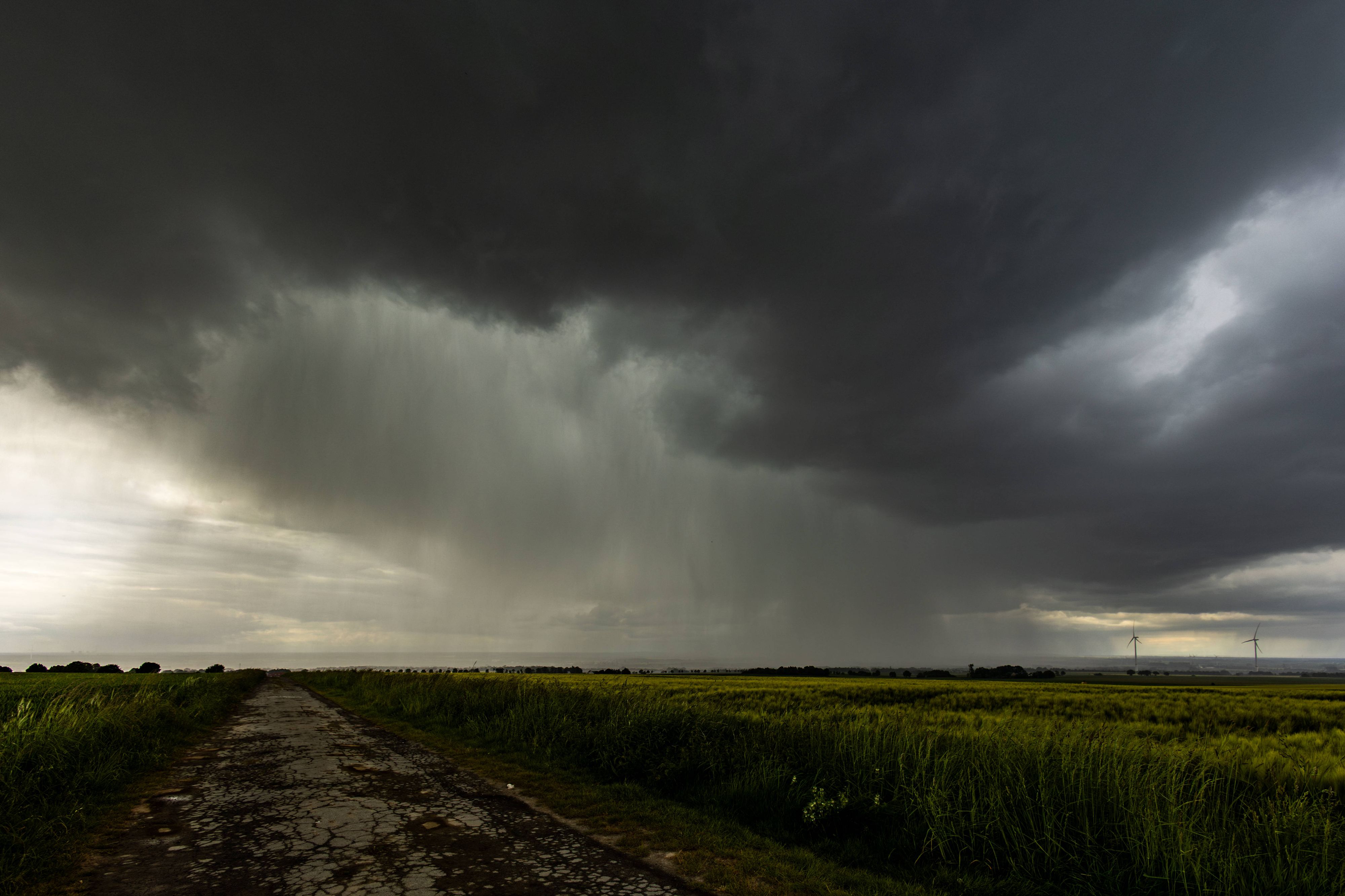 Eine Sintflut-Walze rollt über Österreich hinweg.