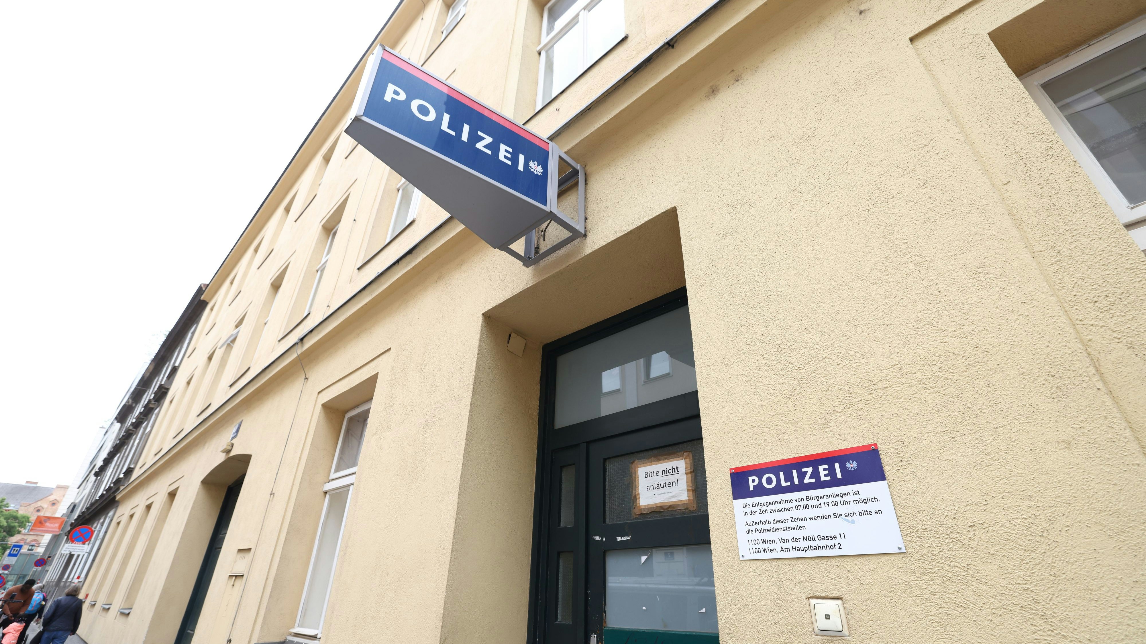 Heute.at - Wienerin wütend auf Mann – lässt ihn abschieben