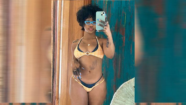 Die R&B-Sängerin SZA macht den Trend vor: Sie wählt einen Bikini im Double-Layered-Style.