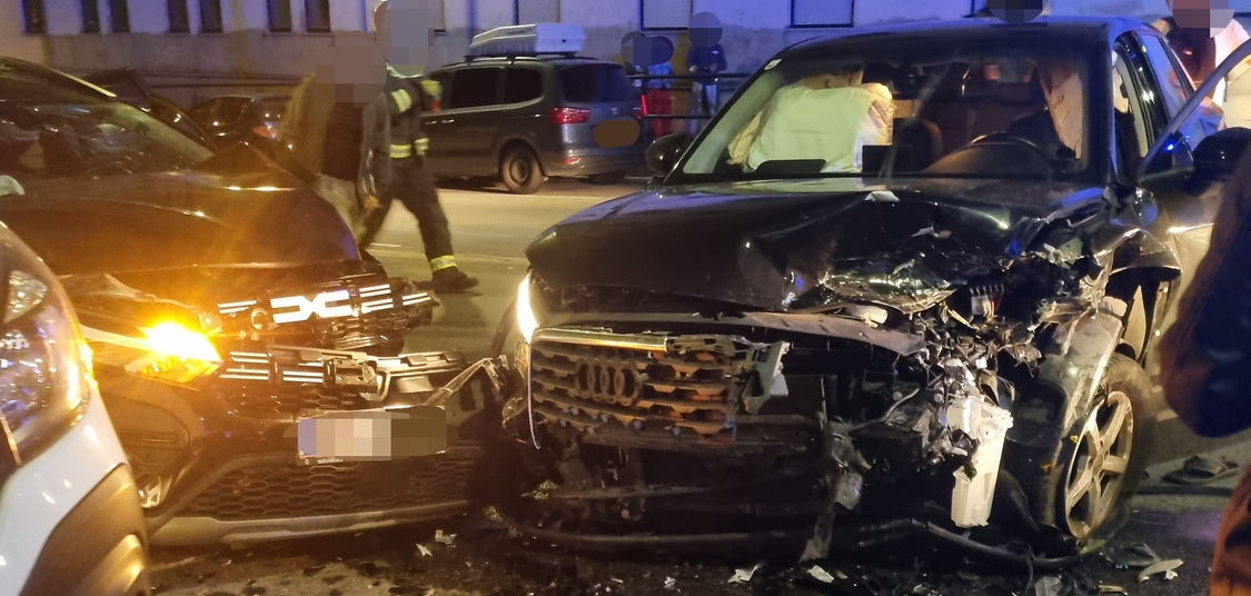 Der Crash sorgte für Totalschäden und drei Verletzte